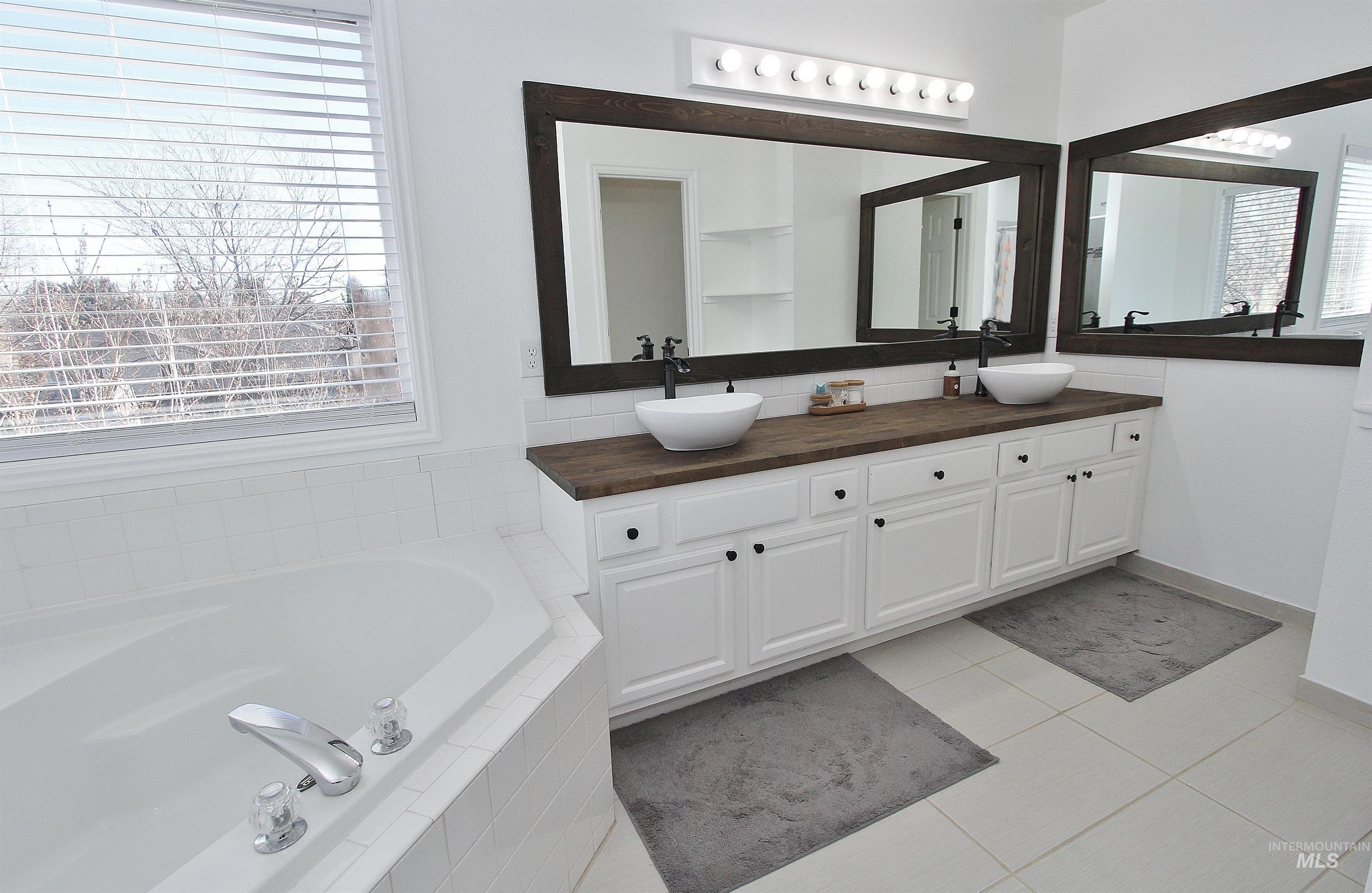 808 Ada Court, Nampa, Idaho 83686, 4 Bedrooms, 3 Bathrooms, Residential For Sale, Price $419,900, 98970610