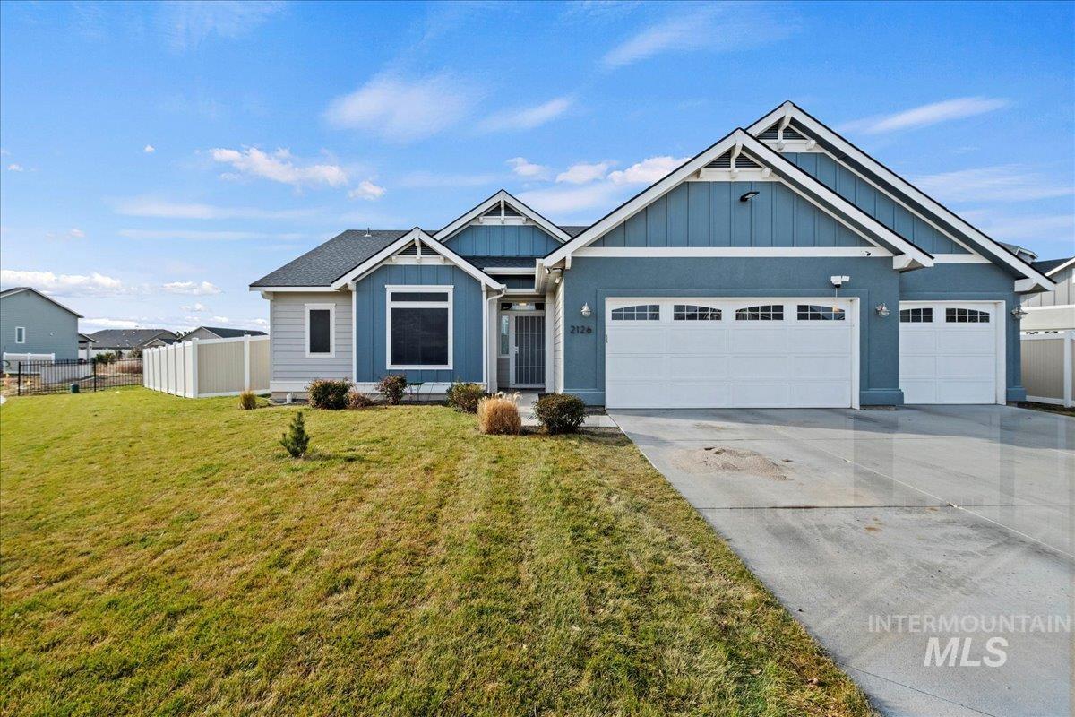 2126 W Pine Creek Dr, Nampa, Idaho 83686, 4 Bedrooms, 2 Bathrooms, Residential For Sale, Price $469,900,MLS 98970617