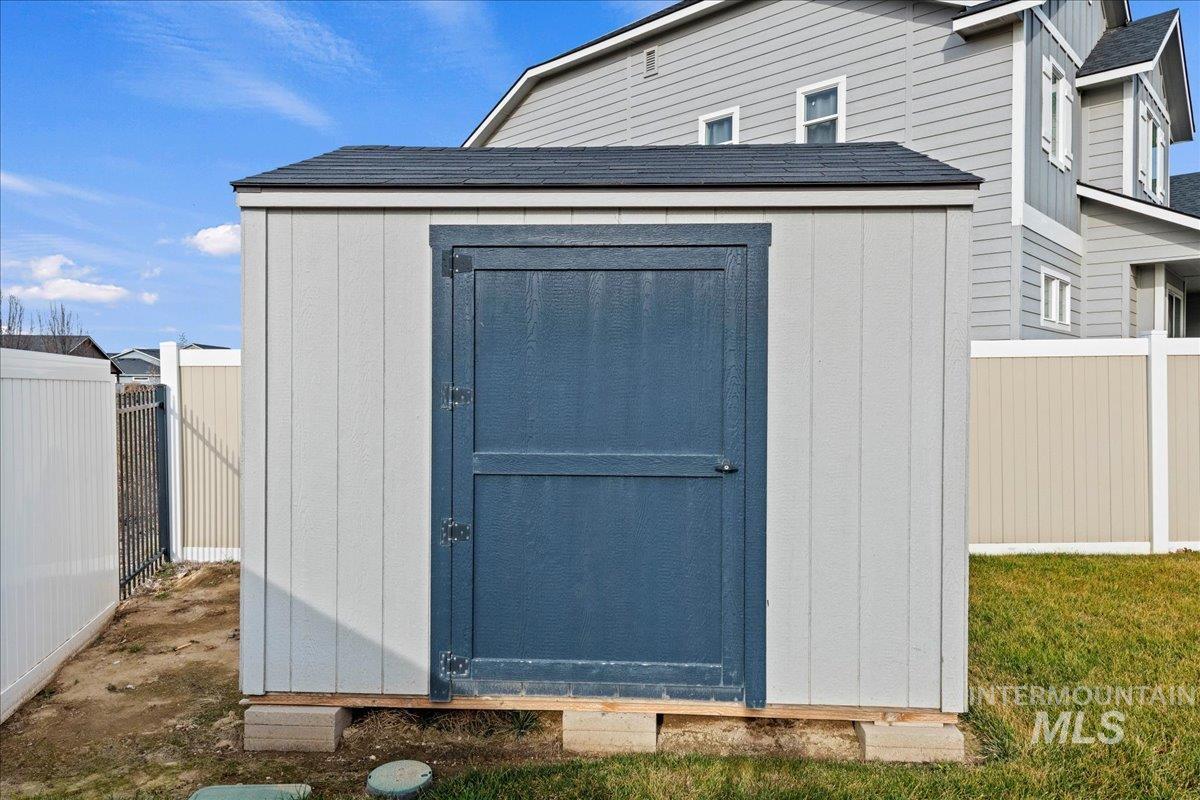 2126 W Pine Creek Dr, Nampa, Idaho 83686, 4 Bedrooms, 2 Bathrooms, Residential For Sale, Price $469,900,MLS 98970617