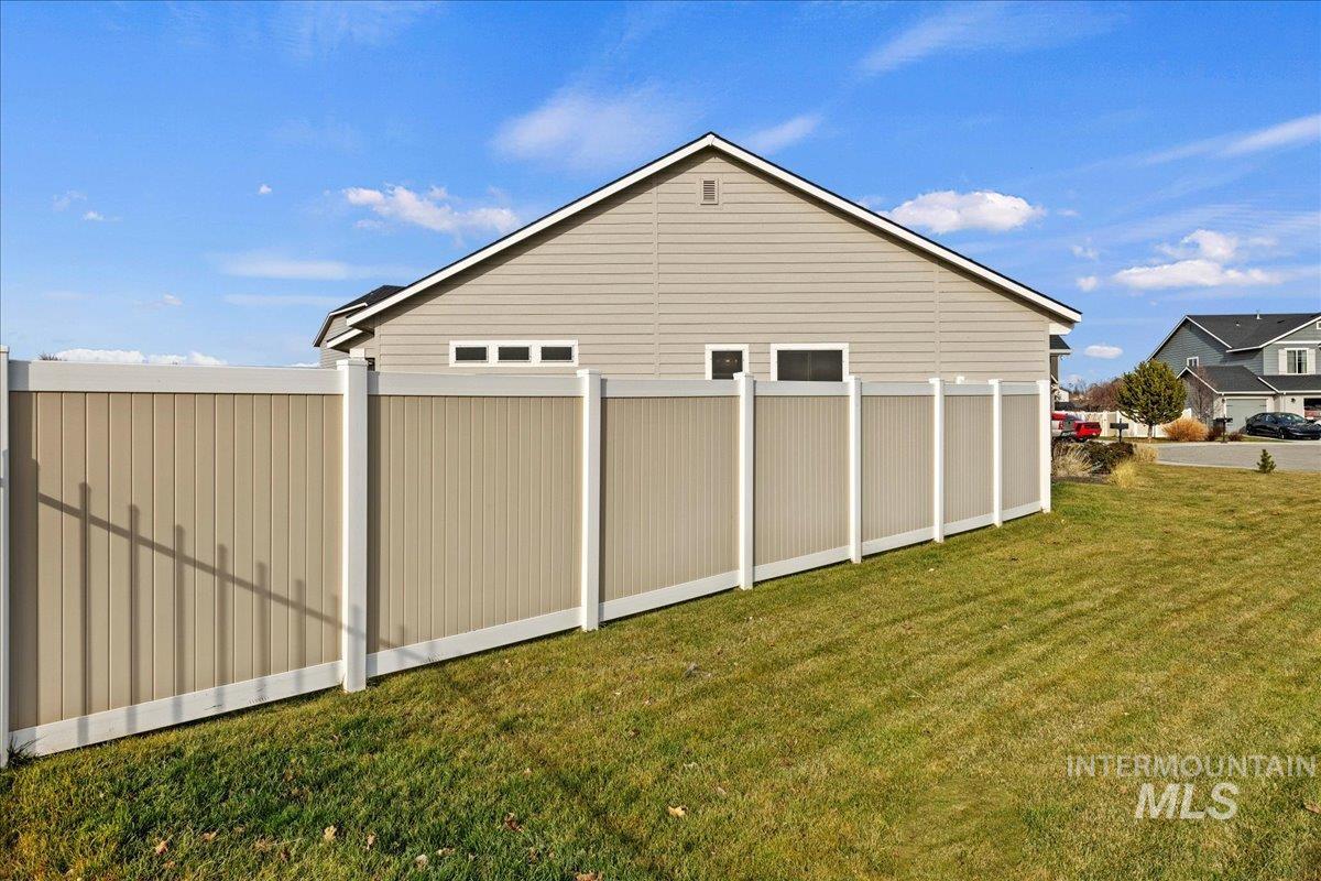 2126 W Pine Creek Dr, Nampa, Idaho 83686, 4 Bedrooms, 2 Bathrooms, Residential For Sale, Price $469,900,MLS 98970617