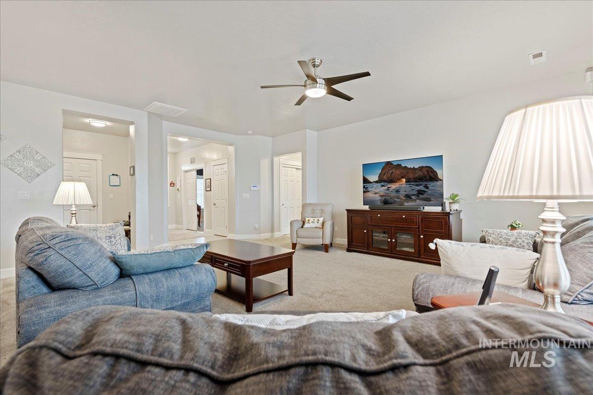 2126 W Pine Creek Dr, Nampa, Idaho 83686, 4 Bedrooms, 2 Bathrooms, Residential For Sale, Price $469,900,MLS 98970617