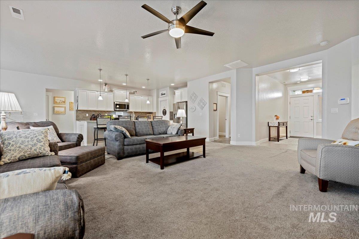 2126 W Pine Creek Dr, Nampa, Idaho 83686, 4 Bedrooms, 2 Bathrooms, Residential For Sale, Price $469,900,MLS 98970617