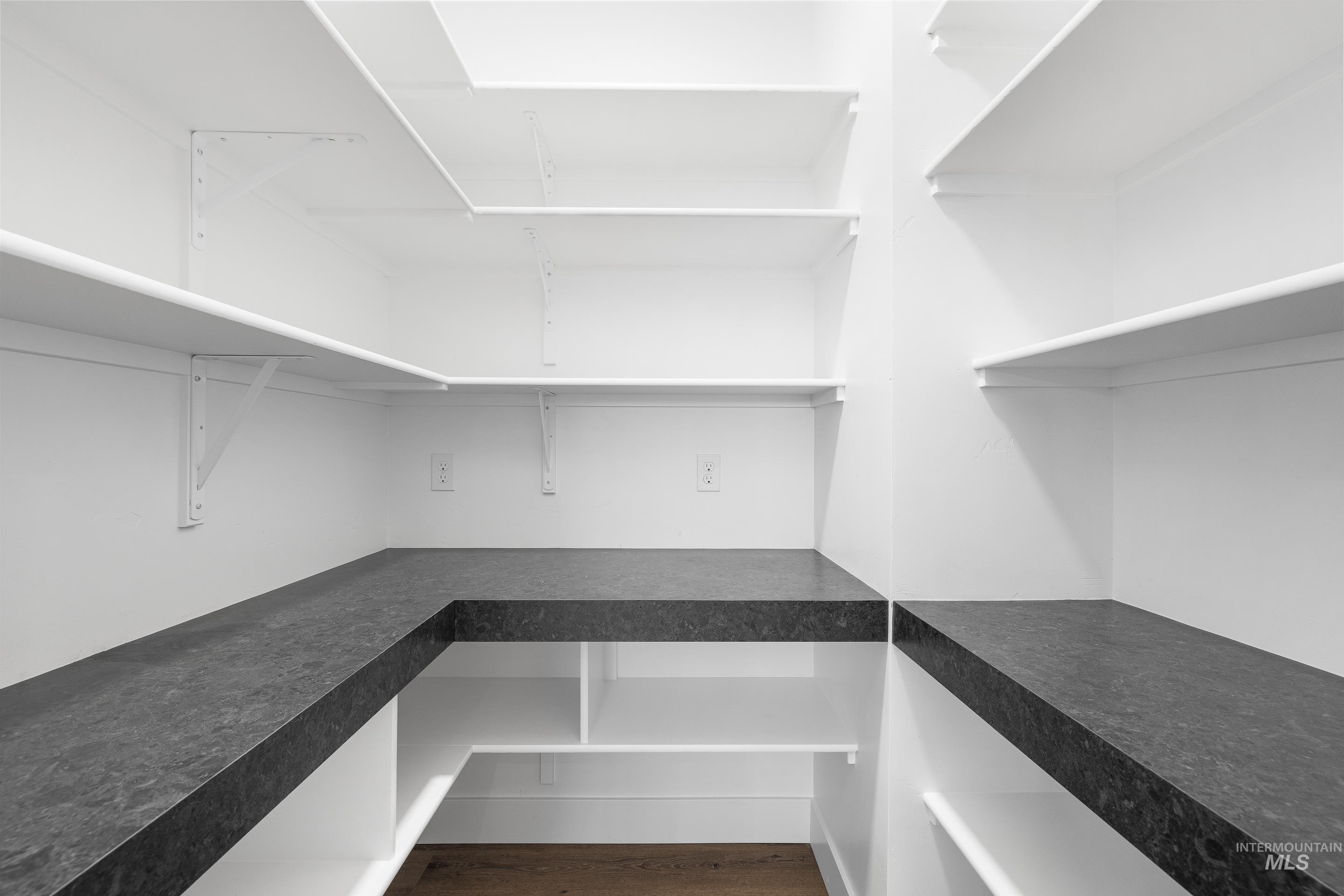 3071 N Lapis Ave, Meridian, Idaho 83646, 3 Bedrooms, 2 Bathrooms, Residential For Sale, Price $565,000,MLS 98970633