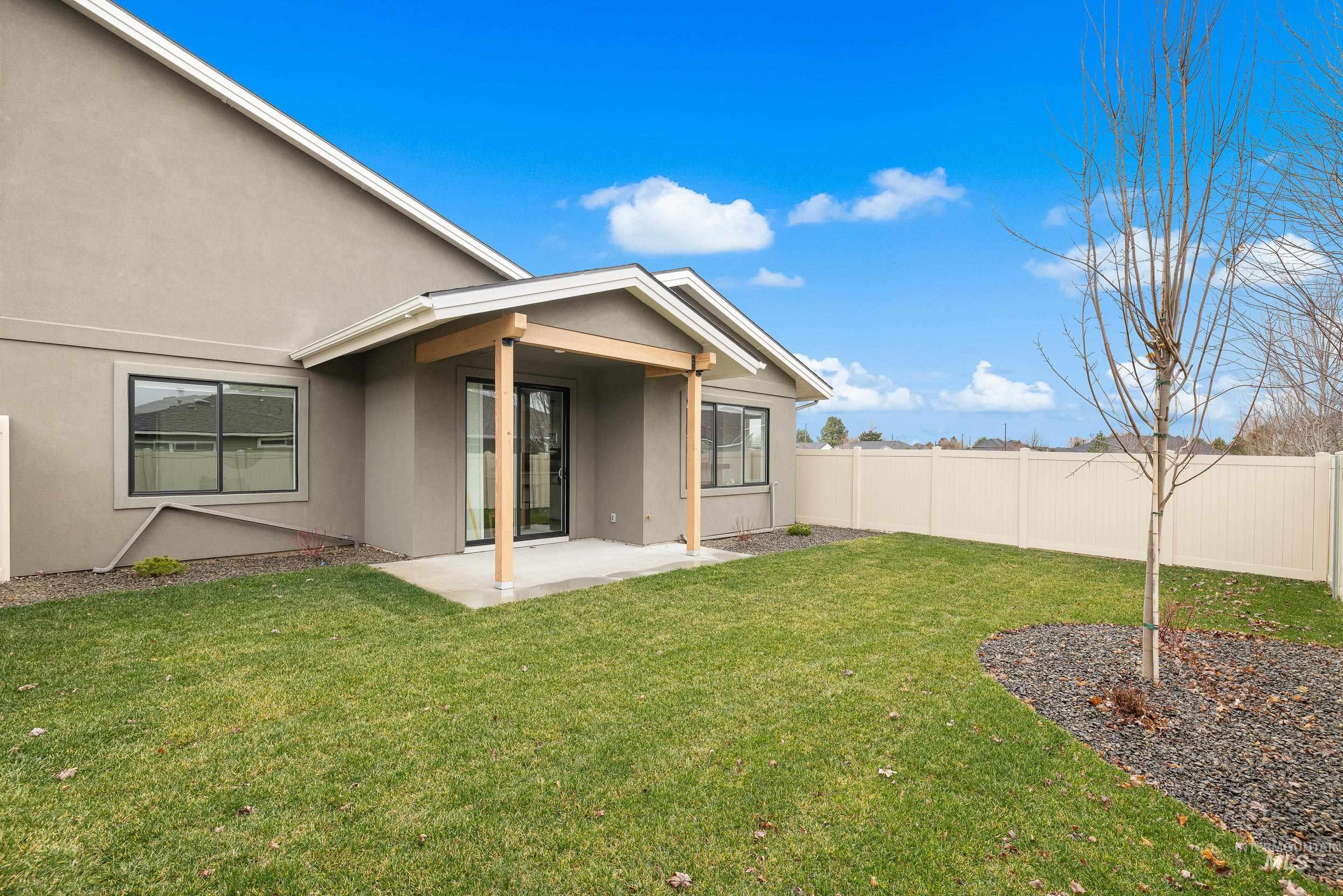 3071 N Lapis Ave, Meridian, Idaho 83646, 3 Bedrooms, 2 Bathrooms, Residential For Sale, Price $565,000,MLS 98970633