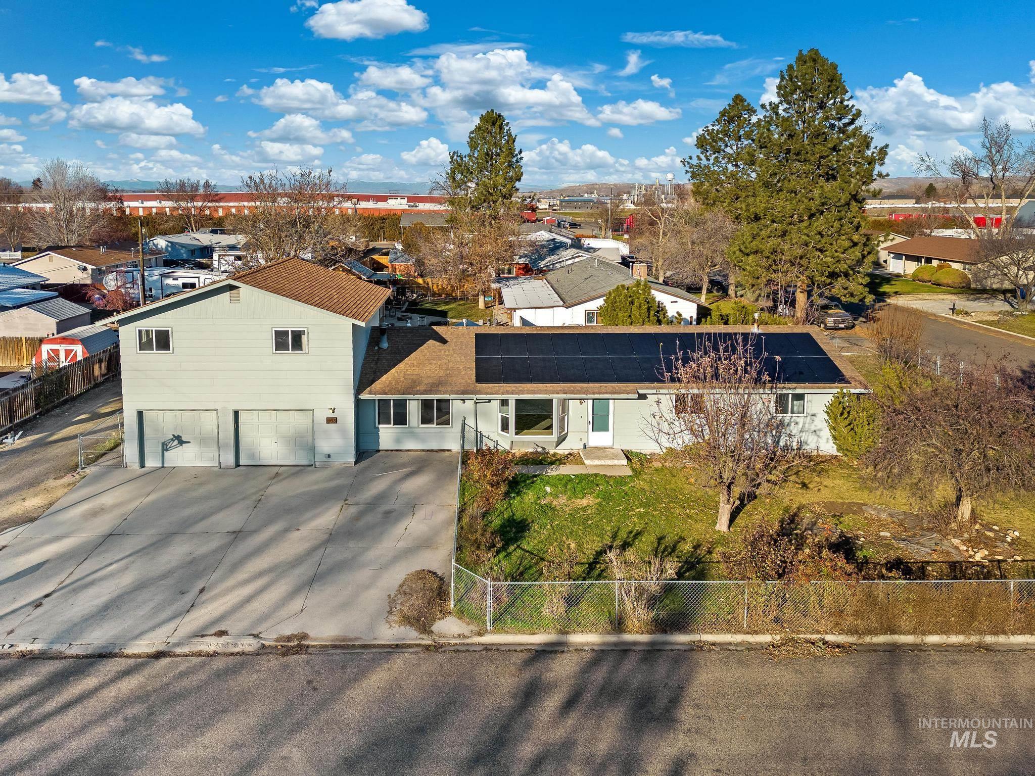 503 NW 3rd St, Fruitland, Idaho 83619, 5 Bedrooms, 2 Bathrooms, Residential For Sale, Price $394,990,MLS 98970650