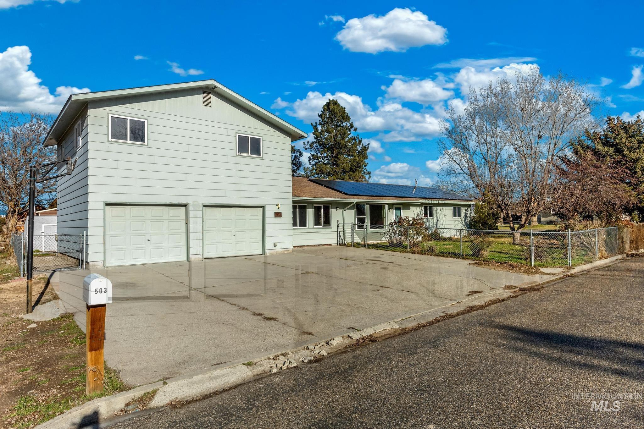 503 NW 3rd St, Fruitland, Idaho 83619, 5 Bedrooms, 2 Bathrooms, Residential For Sale, Price $394,990,MLS 98970650