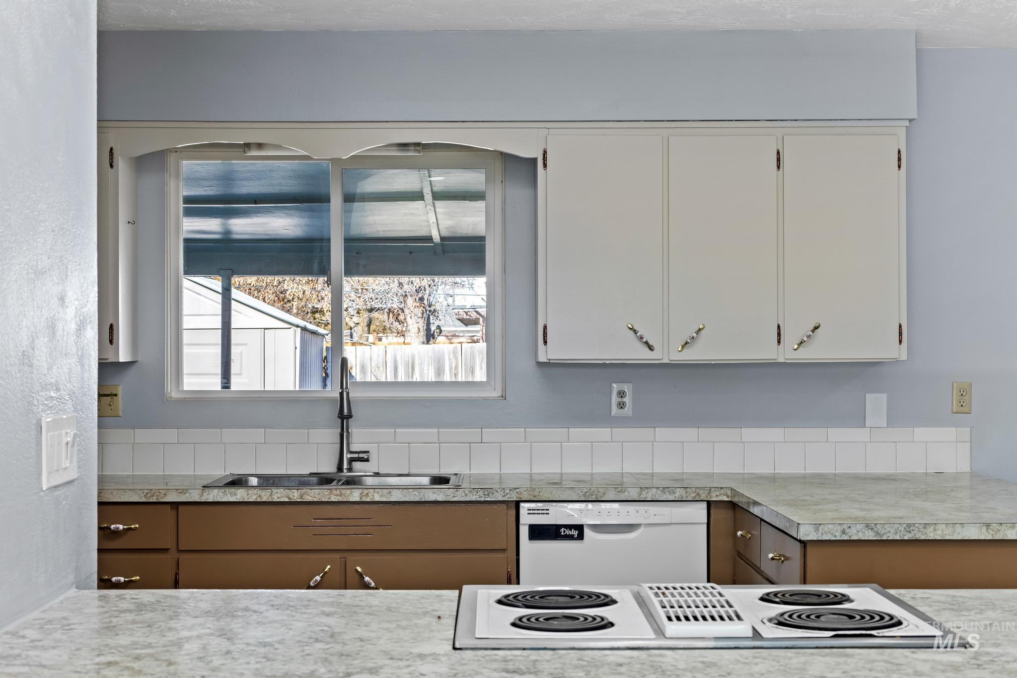 503 NW 3rd St, Fruitland, Idaho 83619, 5 Bedrooms, 2 Bathrooms, Residential For Sale, Price $399,990, 98970650