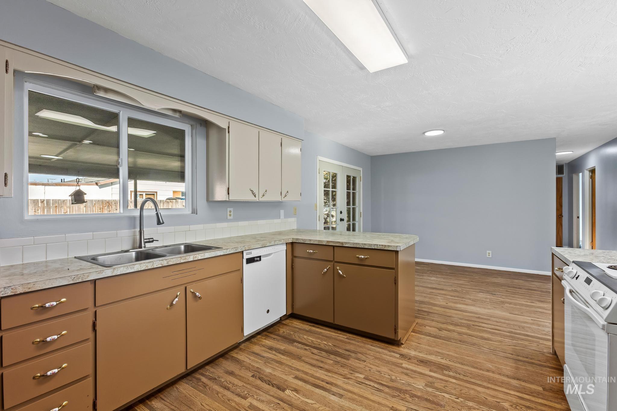 503 NW 3rd St, Fruitland, Idaho 83619, 5 Bedrooms, 2 Bathrooms, Residential For Sale, Price $399,990, 98970650