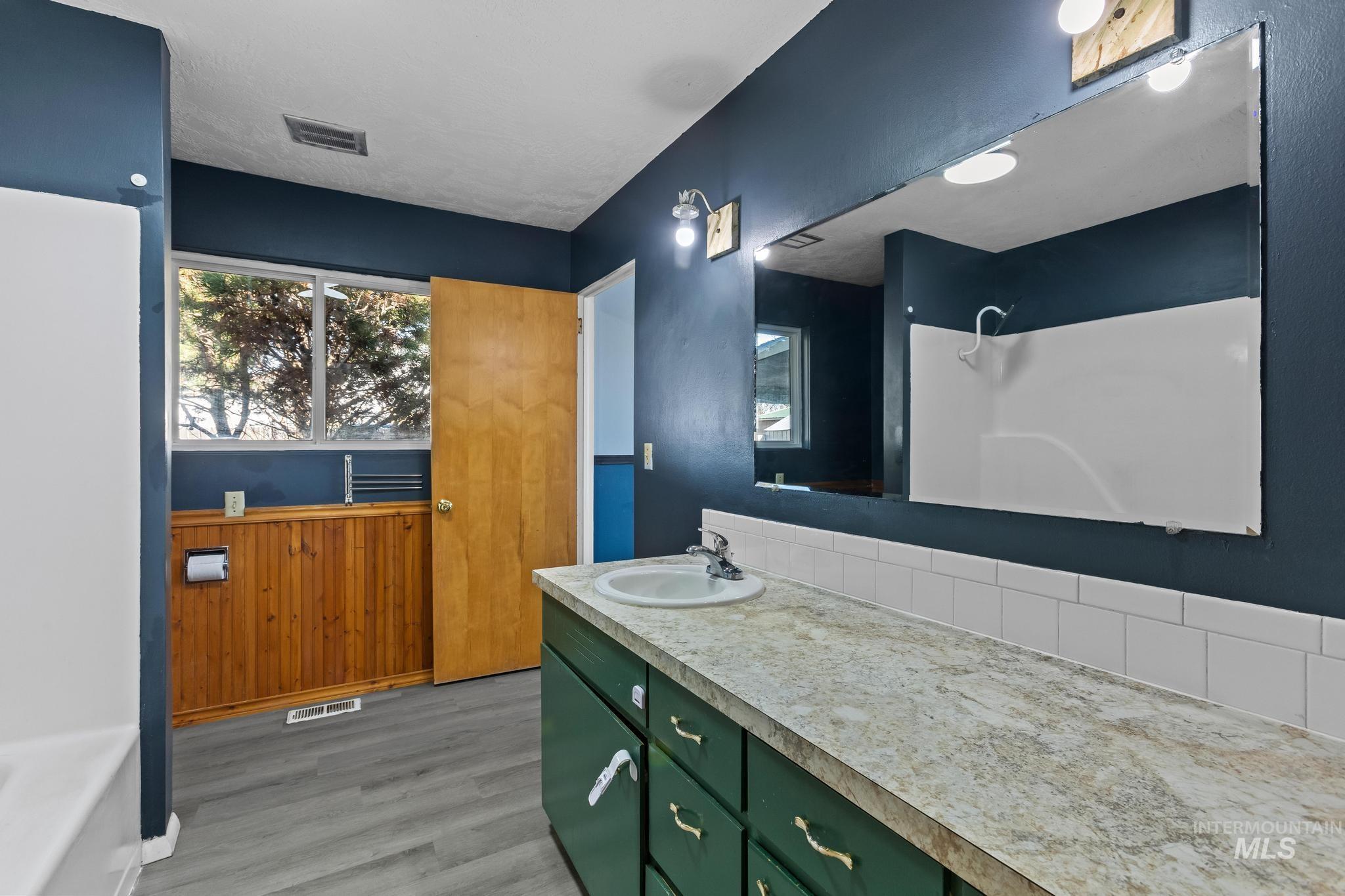 503 NW 3rd St, Fruitland, Idaho 83619, 5 Bedrooms, 2 Bathrooms, Residential For Sale, Price $399,990, 98970650