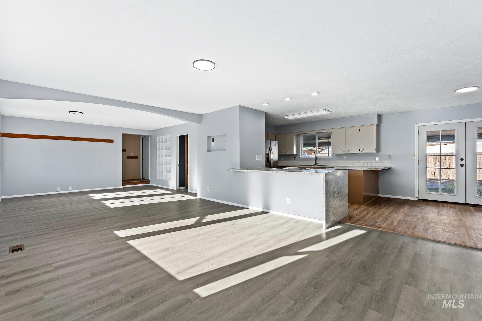 503 NW 3rd St, Fruitland, Idaho 83619, 5 Bedrooms, 2 Bathrooms, Residential For Sale, Price $399,990, 98970650