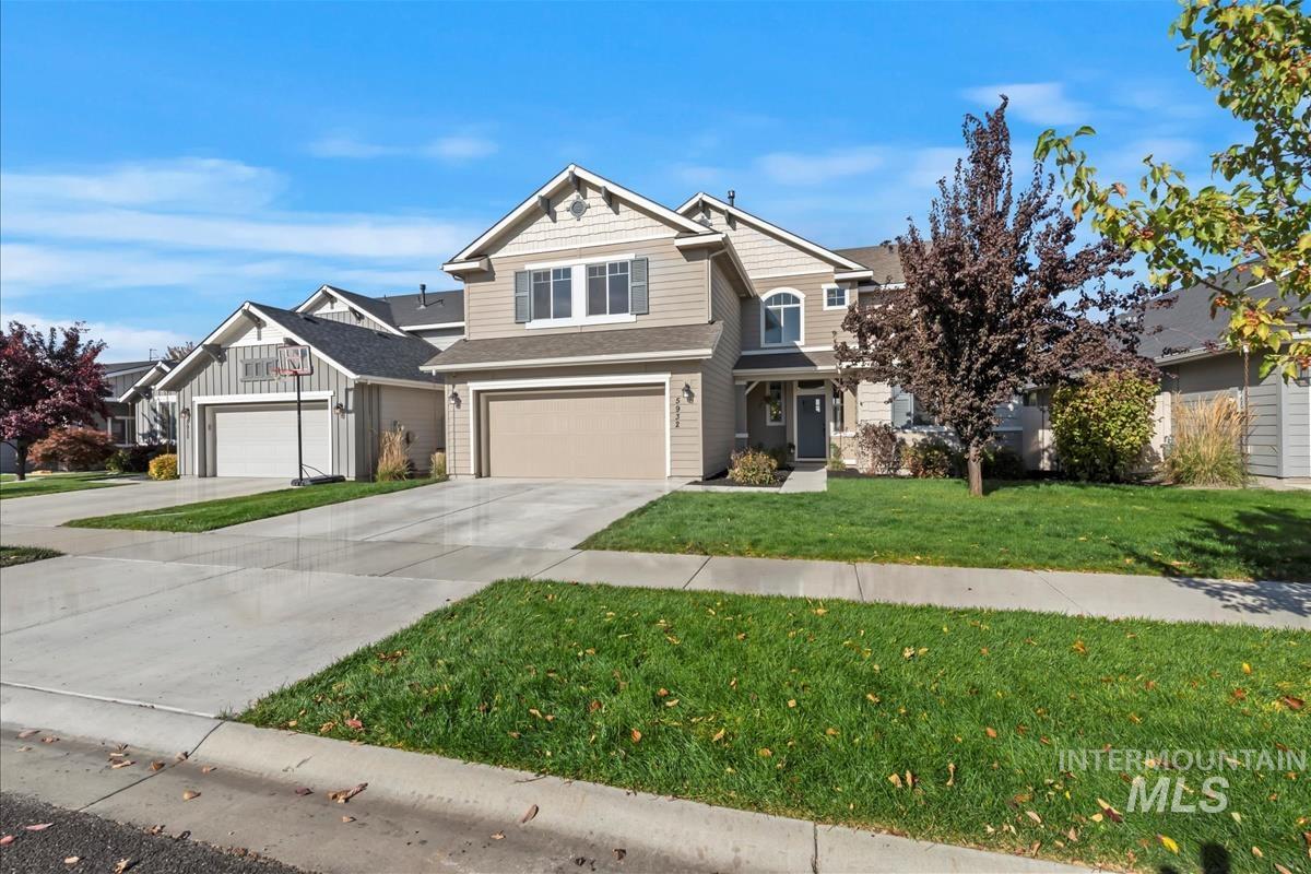 5932 W Quintale Dr., Meridian, Idaho 83646, 6 Bedrooms, 3.5 Bathrooms, Residential For Sale, Price $635,000,MLS 98970651