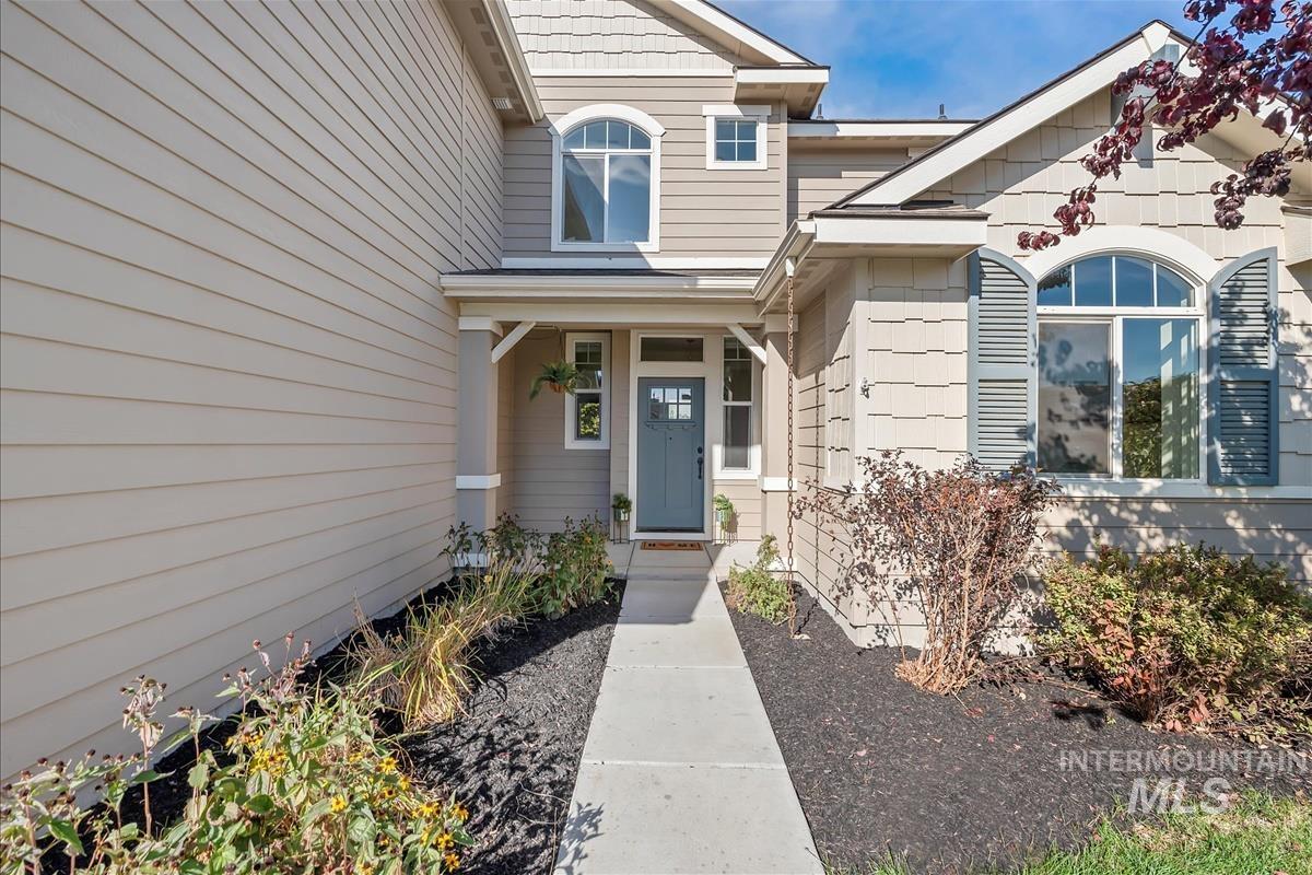 5932 W Quintale Dr., Meridian, Idaho 83646, 6 Bedrooms, 3.5 Bathrooms, Residential For Sale, Price $635,000,MLS 98970651