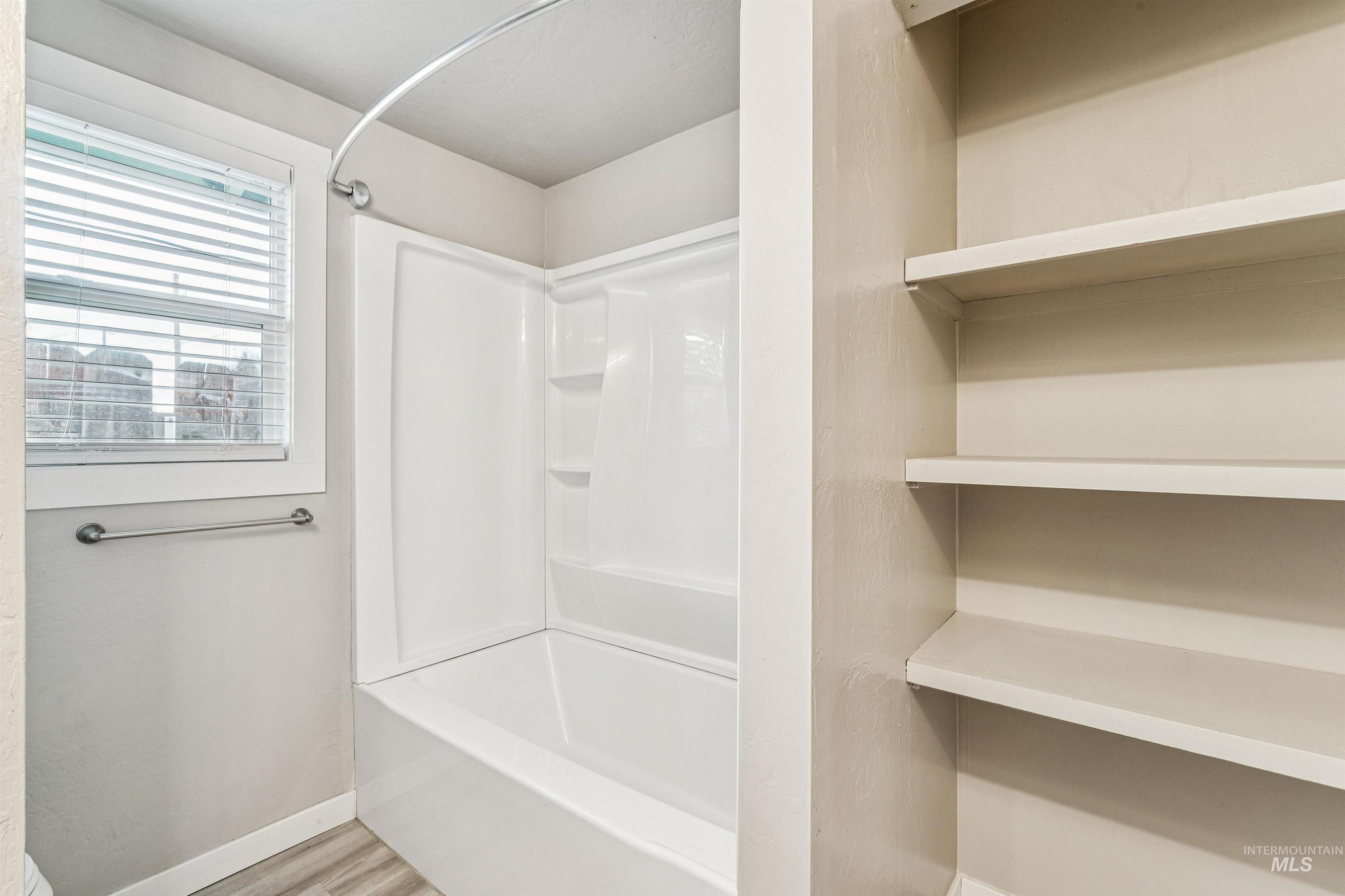 2105 Airport Ave, Caldwell, Idaho 83605, 2 Bedrooms, 1 Bathroom, Residential Income For Sale, Price $837,000,MLS 98970656