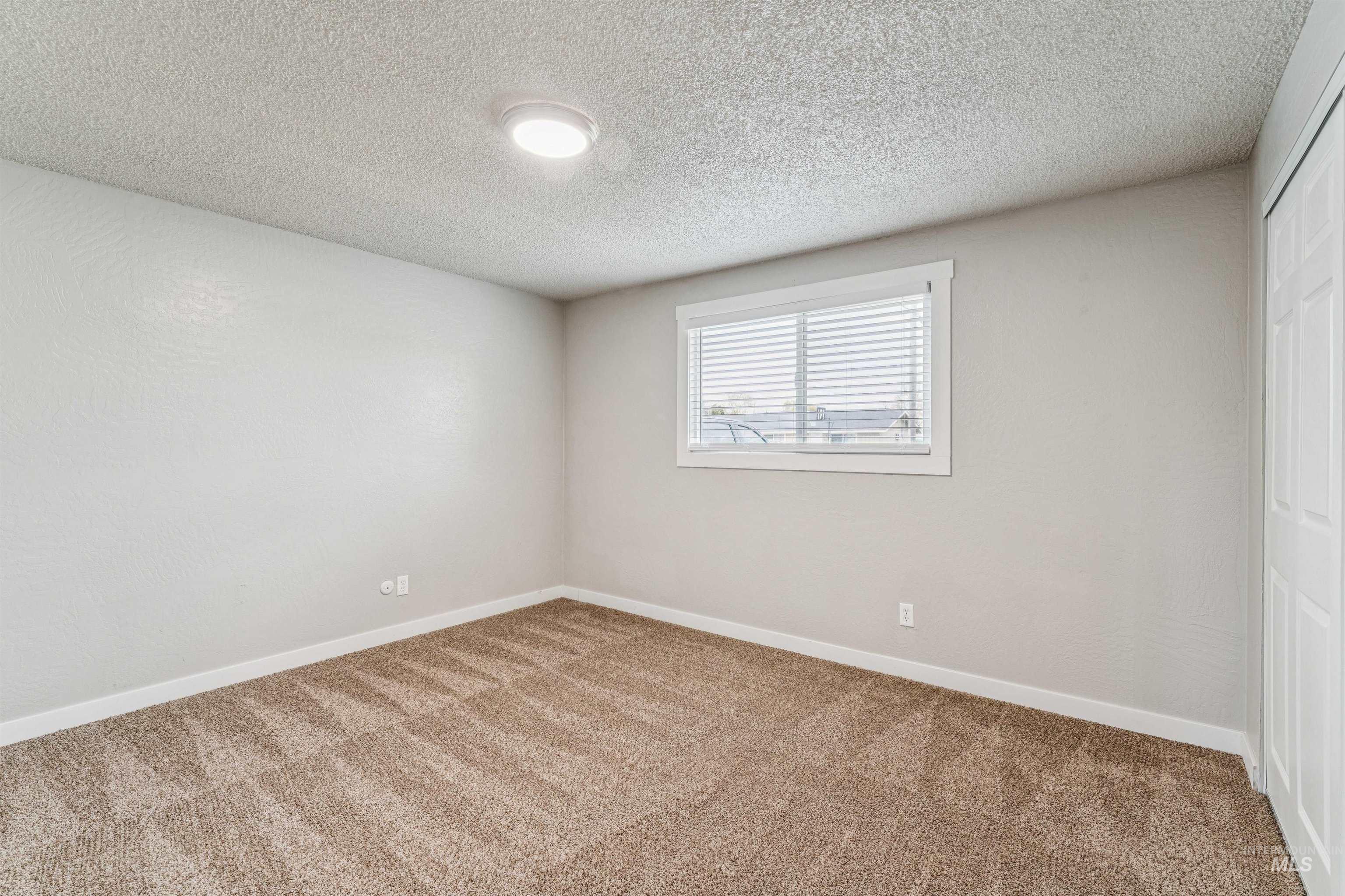 2105 Airport Ave, Caldwell, Idaho 83605, 2 Bedrooms, 1 Bathroom, Residential Income For Sale, Price $837,000,MLS 98970656