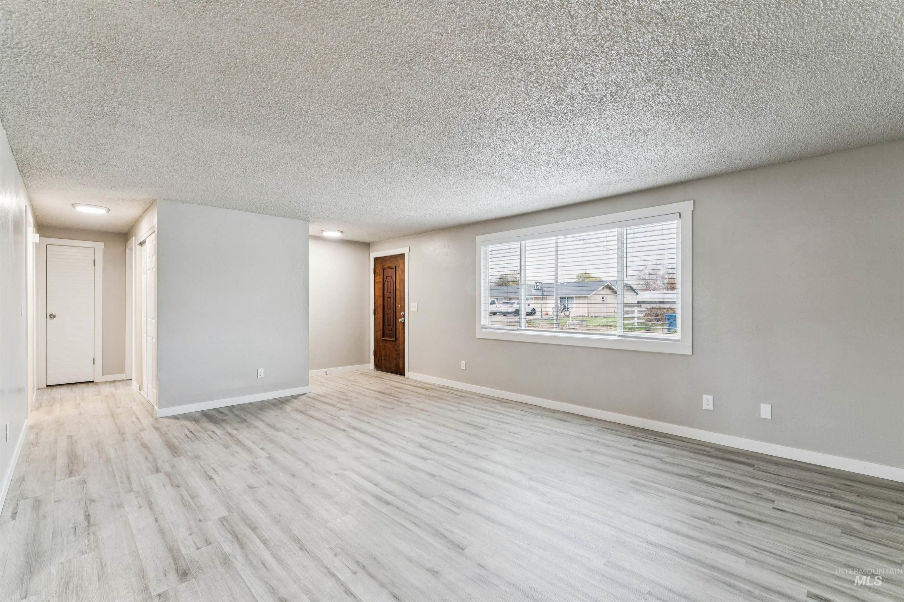 2105 Airport Ave, Caldwell, Idaho 83605, 2 Bedrooms, 1 Bathroom, Residential Income For Sale, Price $837,000,MLS 98970656