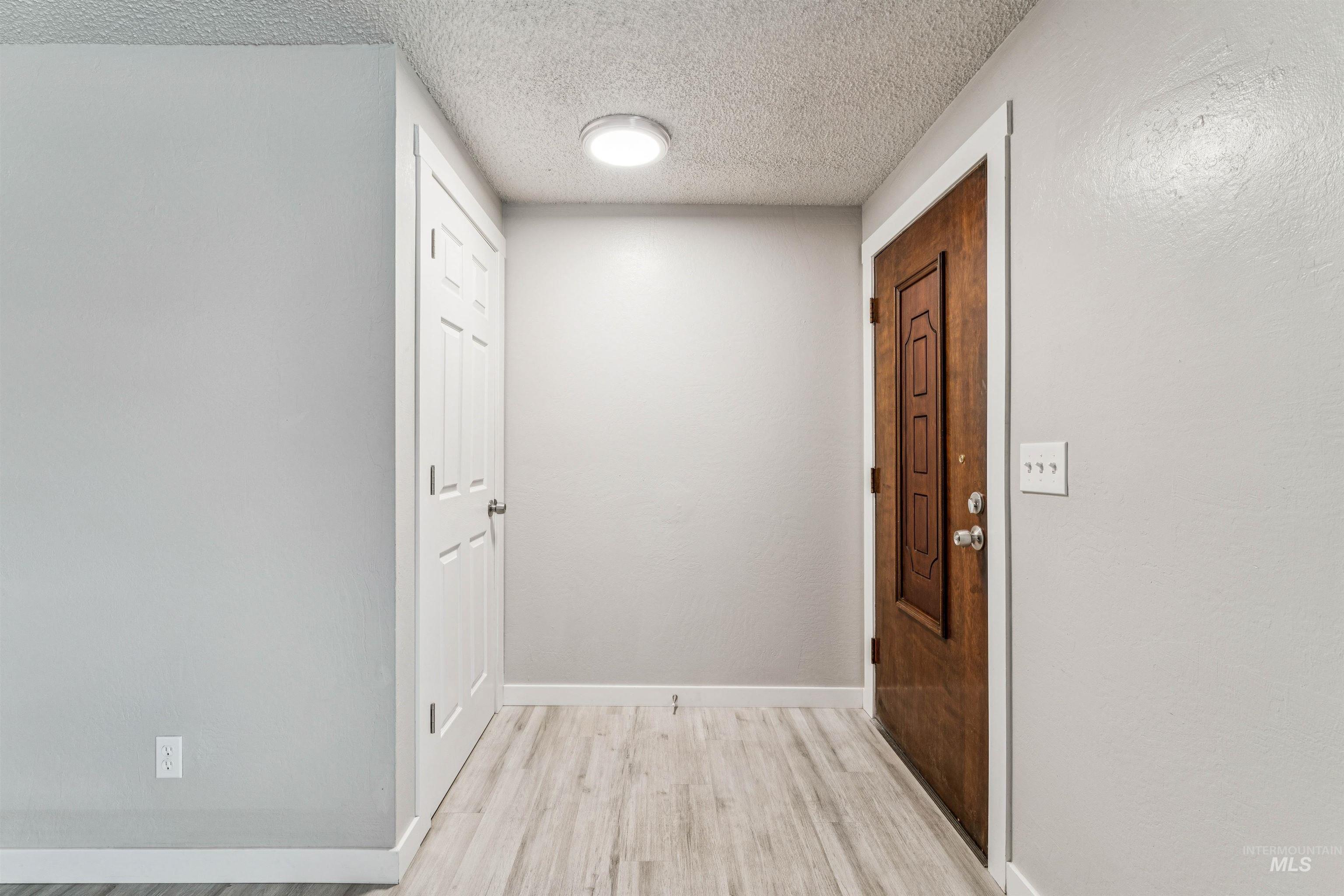 2105 Airport Ave, Caldwell, Idaho 83605, 2 Bedrooms, 1 Bathroom, Residential Income For Sale, Price $837,000,MLS 98970656