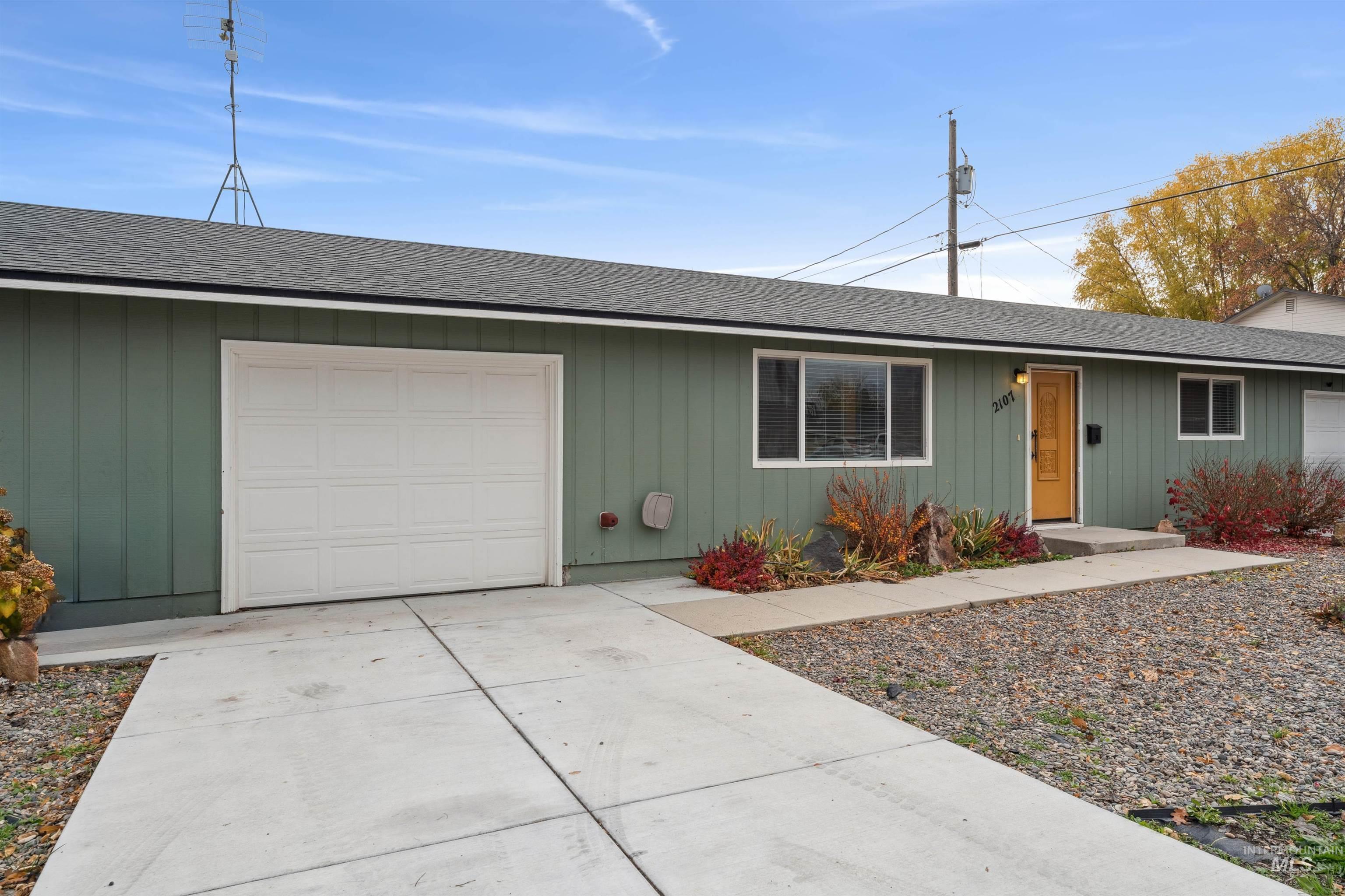 2105 Airport Ave, Caldwell, Idaho 83605, 2 Bedrooms, 1 Bathroom, Residential Income For Sale, Price $837,000,MLS 98970656