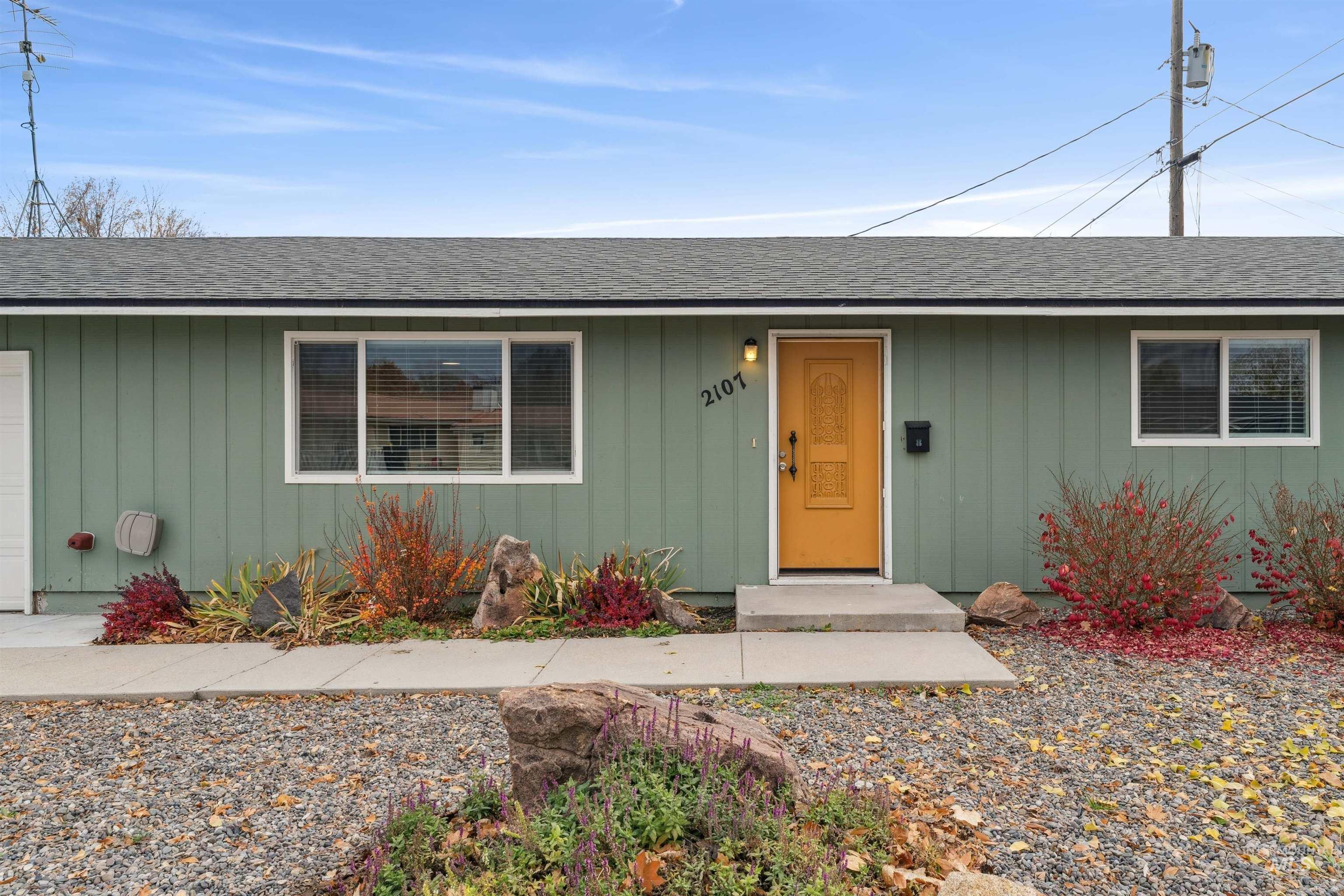 2105 Airport Ave, Caldwell, Idaho 83605, 2 Bedrooms, 1 Bathroom, Residential Income For Sale, Price $837,000,MLS 98970656
