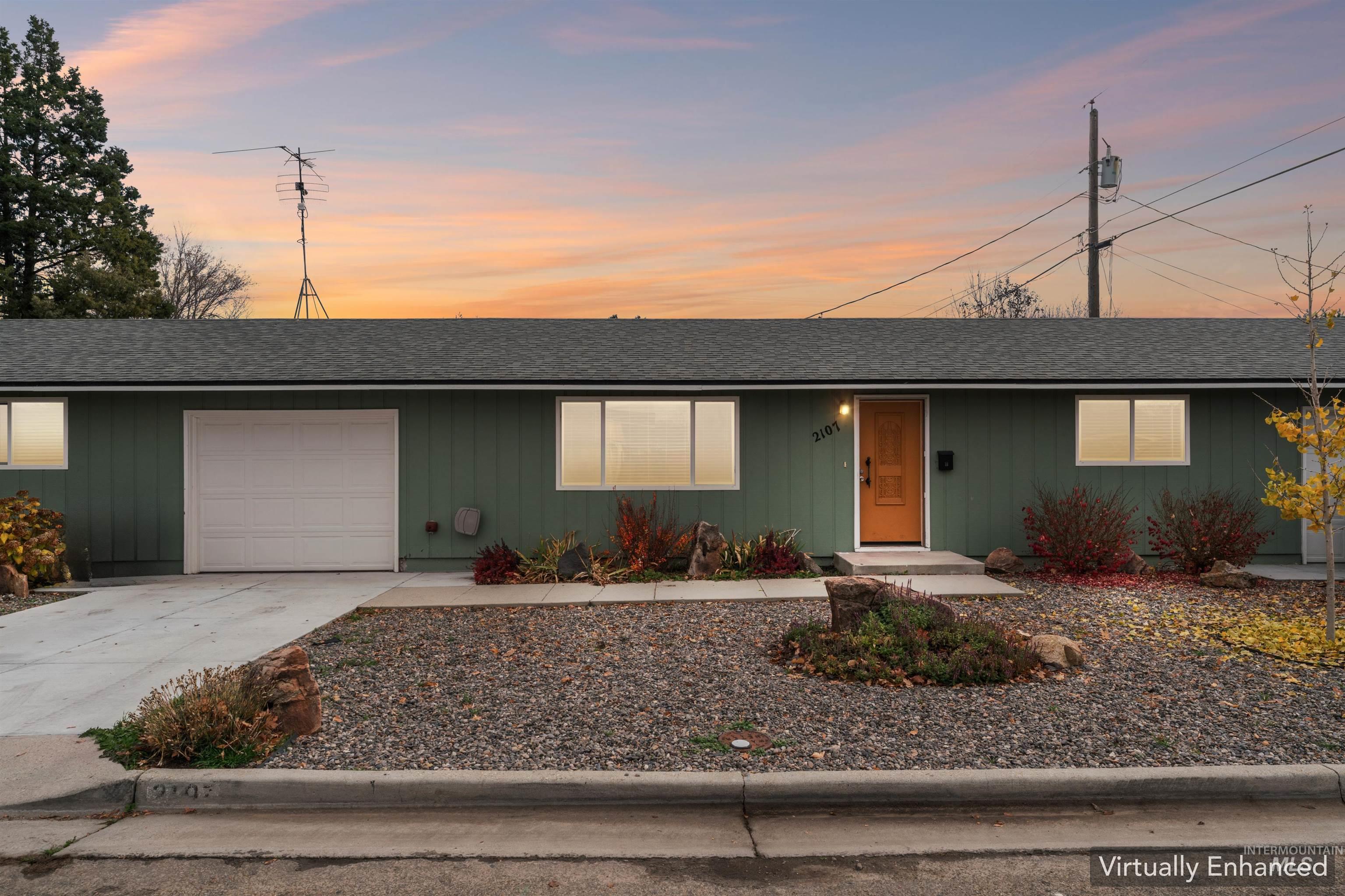2105 Airport Ave, Caldwell, Idaho 83605, 2 Bedrooms, 1 Bathroom, Residential Income For Sale, Price $837,000,MLS 98970656