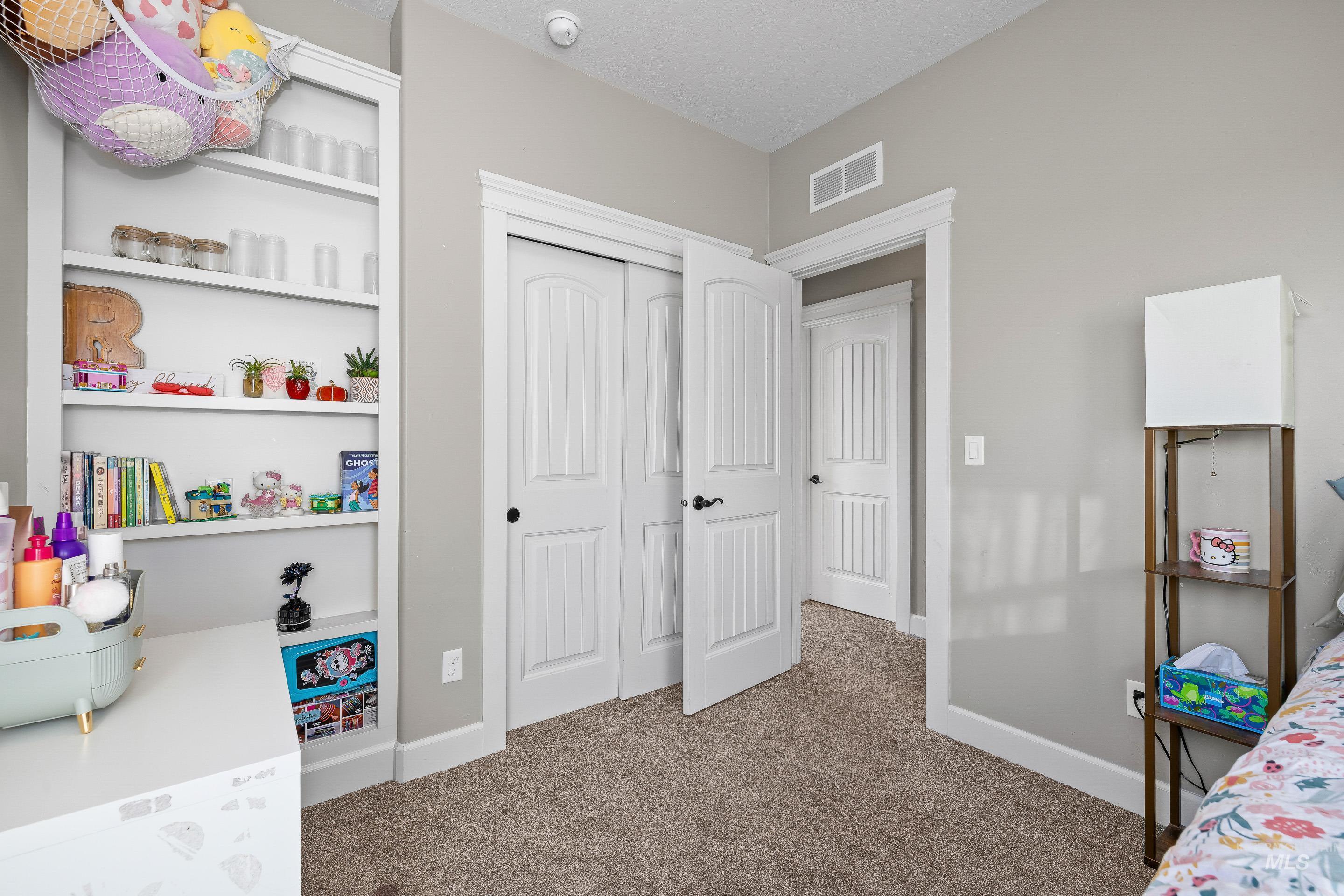 3820 W. Dover Dr., Meridian, Idaho 83642, 5 Bedrooms, 2.5 Bathrooms, Residential For Sale, Price $613,999,MLS 98970661