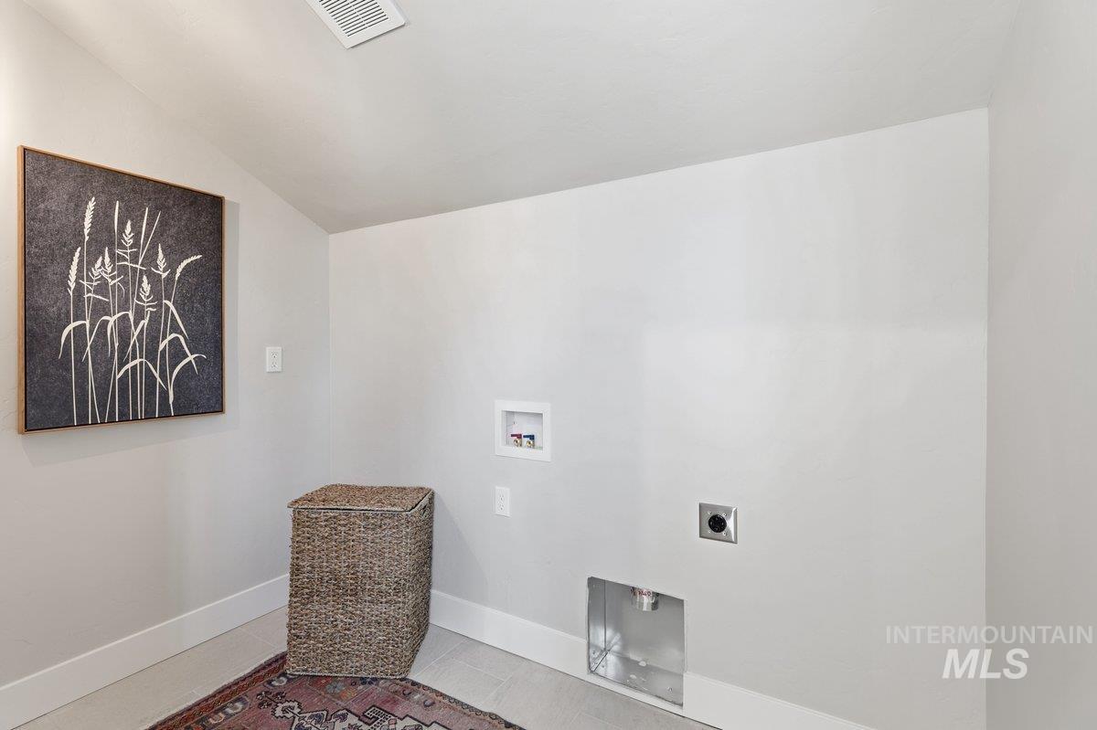 2nd laundry or kitchenette/wetbar upstairs