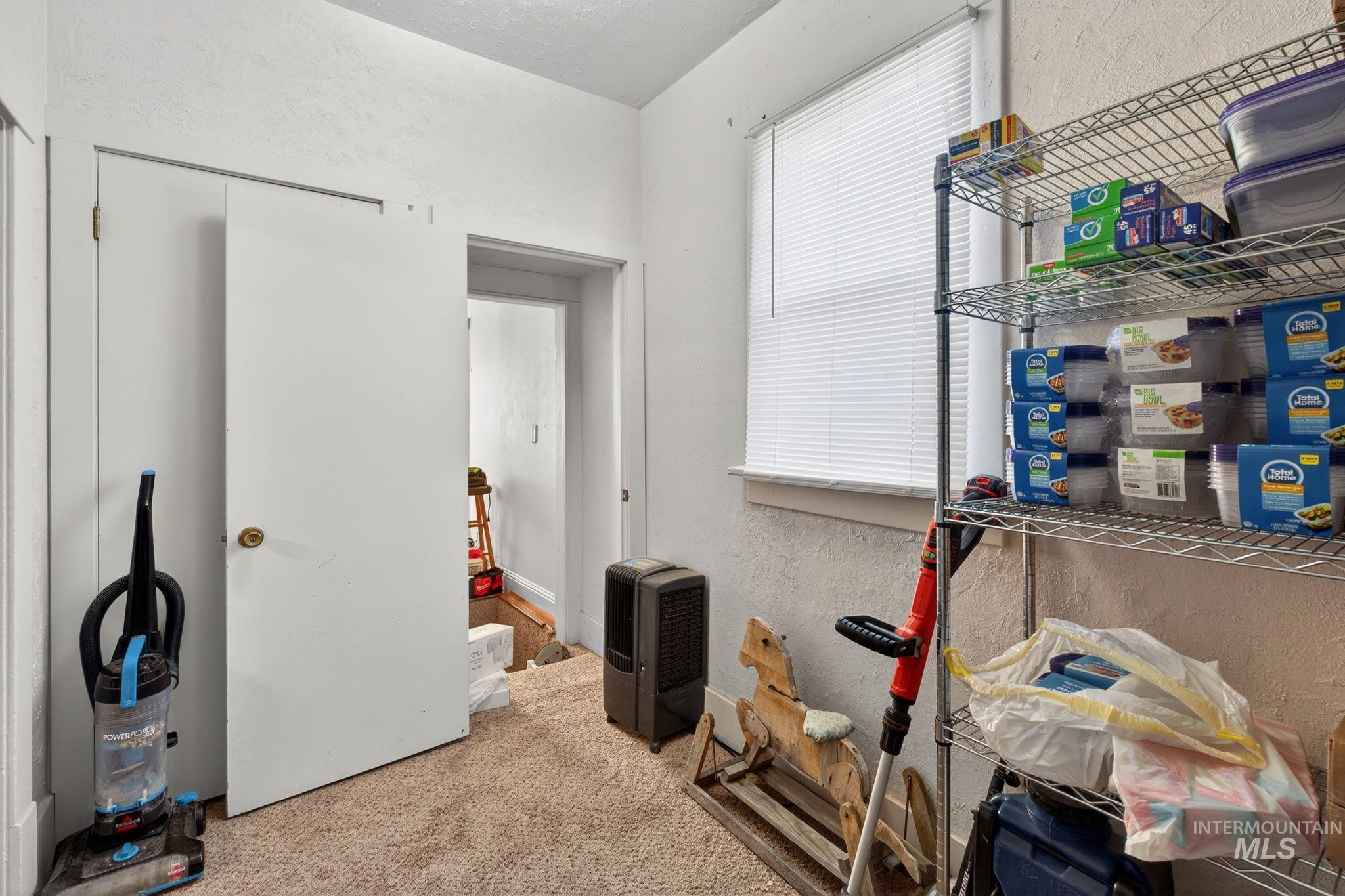 208 S 4th W St., Preston, Idaho 83263, 3 Bedrooms, 1 Bathroom, Residential For Sale, Price $299,900,MLS 98970678