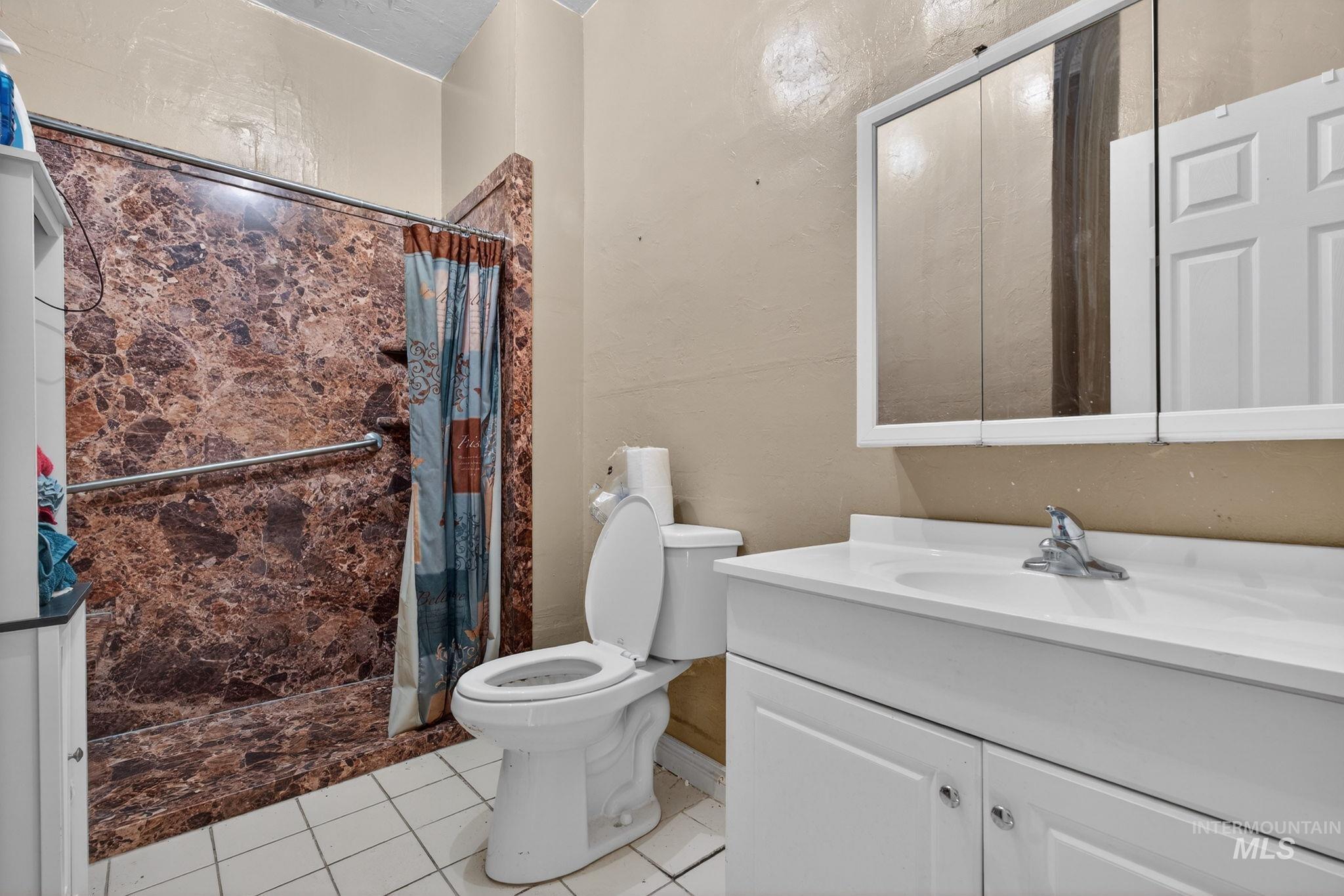 208 S 4th W St., Preston, Idaho 83263, 3 Bedrooms, 1 Bathroom, Residential For Sale, Price $299,900,MLS 98970678