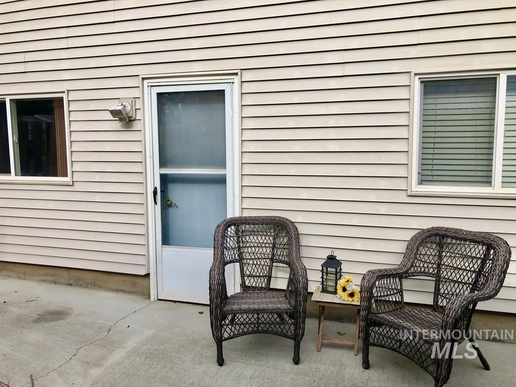 2321 Rolling Hills Dr., Clarkston, Washington 99403, 4 Bedrooms, 2 Bathrooms, Residential For Sale, Price $435,000,MLS 98970681