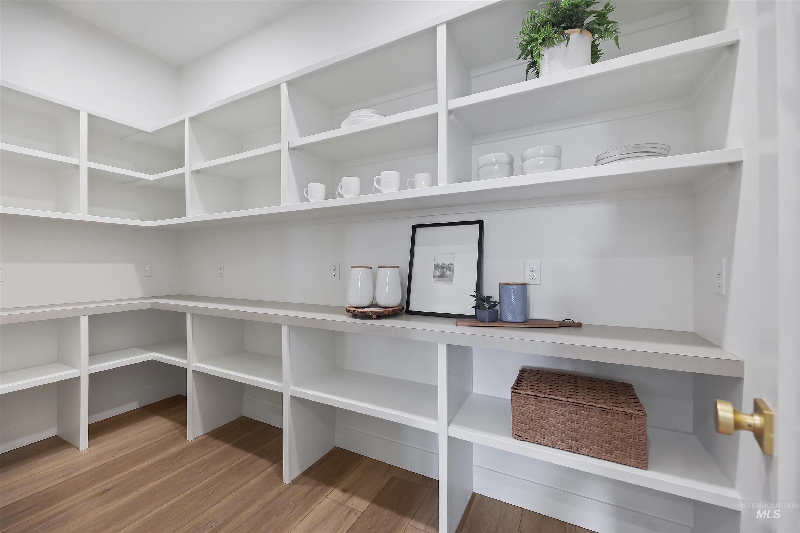 7373 W Feather Edge, Eagle, Idaho 83616, 3 Bedrooms, 2.5 Bathrooms, Residential For Sale, Price $949,000, 98970683