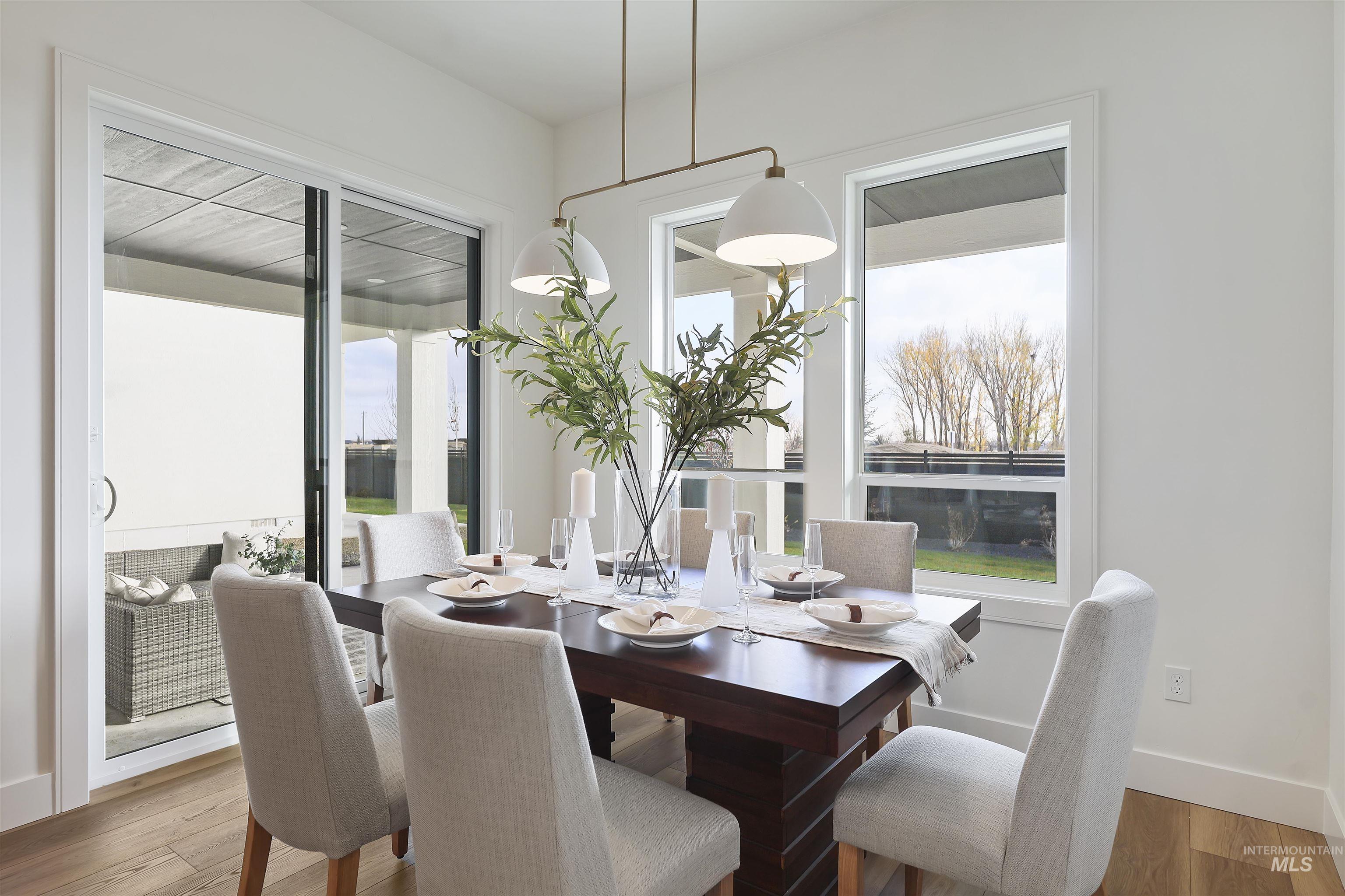 7373 W Feather Edge, Eagle, Idaho 83616, 3 Bedrooms, 2.5 Bathrooms, Residential For Sale, Price $949,000, 98970683