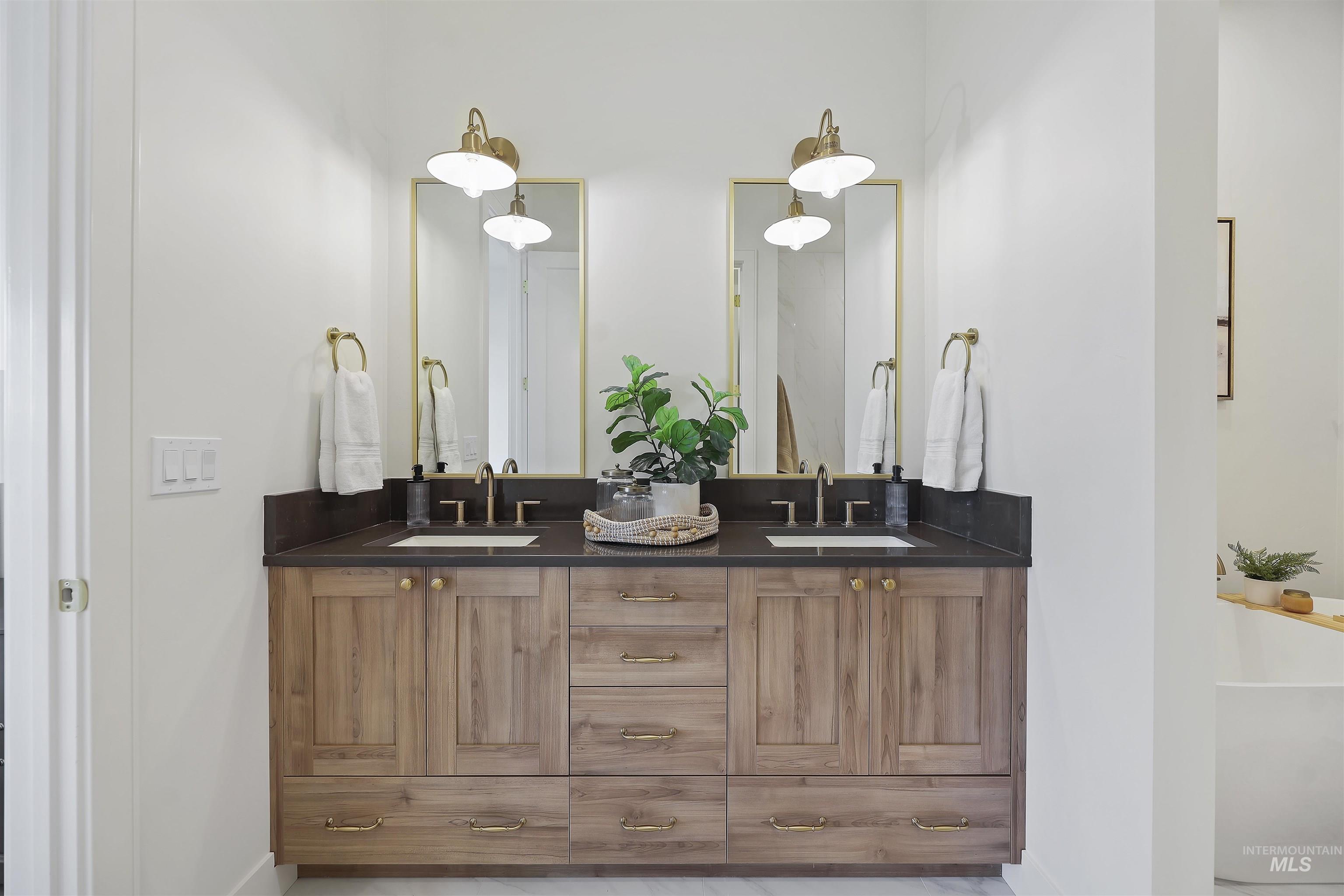 7373 W Feather Edge, Eagle, Idaho 83616, 3 Bedrooms, 2.5 Bathrooms, Residential For Sale, Price $949,000, 98970683