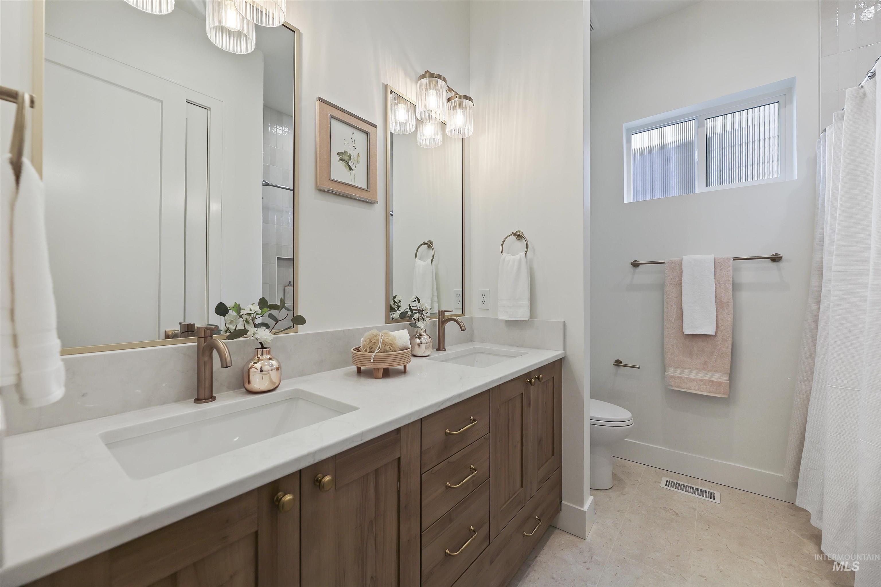 7373 W Feather Edge, Eagle, Idaho 83616, 3 Bedrooms, 2.5 Bathrooms, Residential For Sale, Price $949,000, 98970683