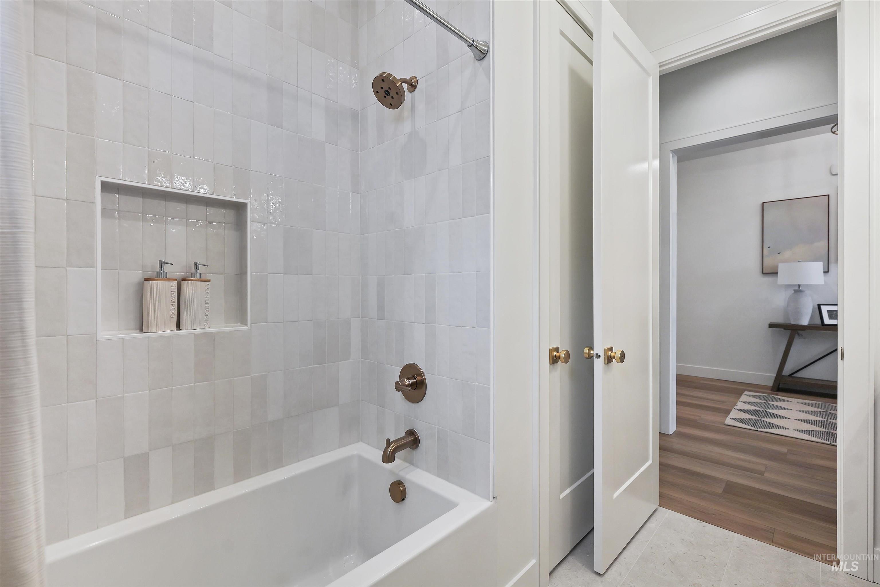 7373 W Feather Edge, Eagle, Idaho 83616, 3 Bedrooms, 2.5 Bathrooms, Residential For Sale, Price $949,000, 98970683