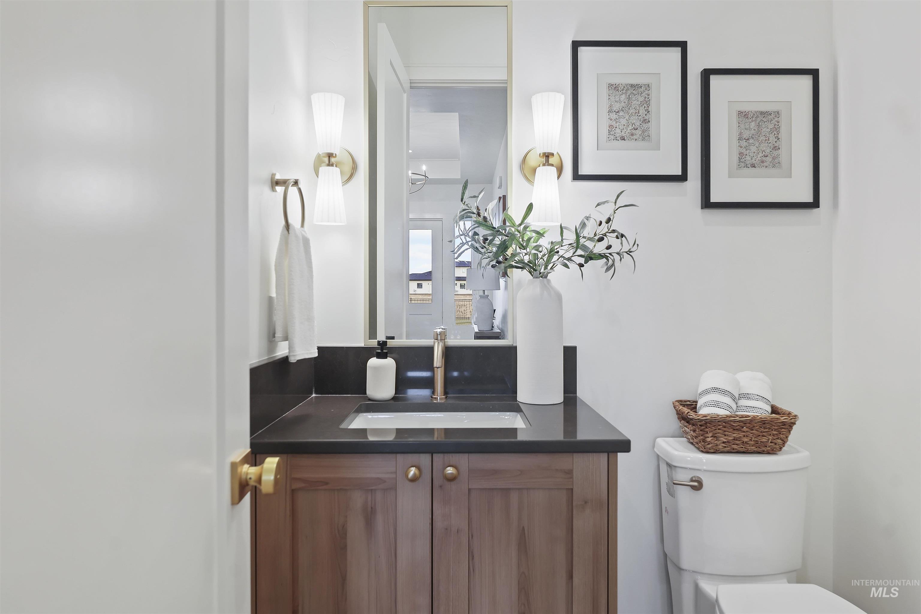 7373 W Feather Edge, Eagle, Idaho 83616, 3 Bedrooms, 2.5 Bathrooms, Residential For Sale, Price $949,000, 98970683