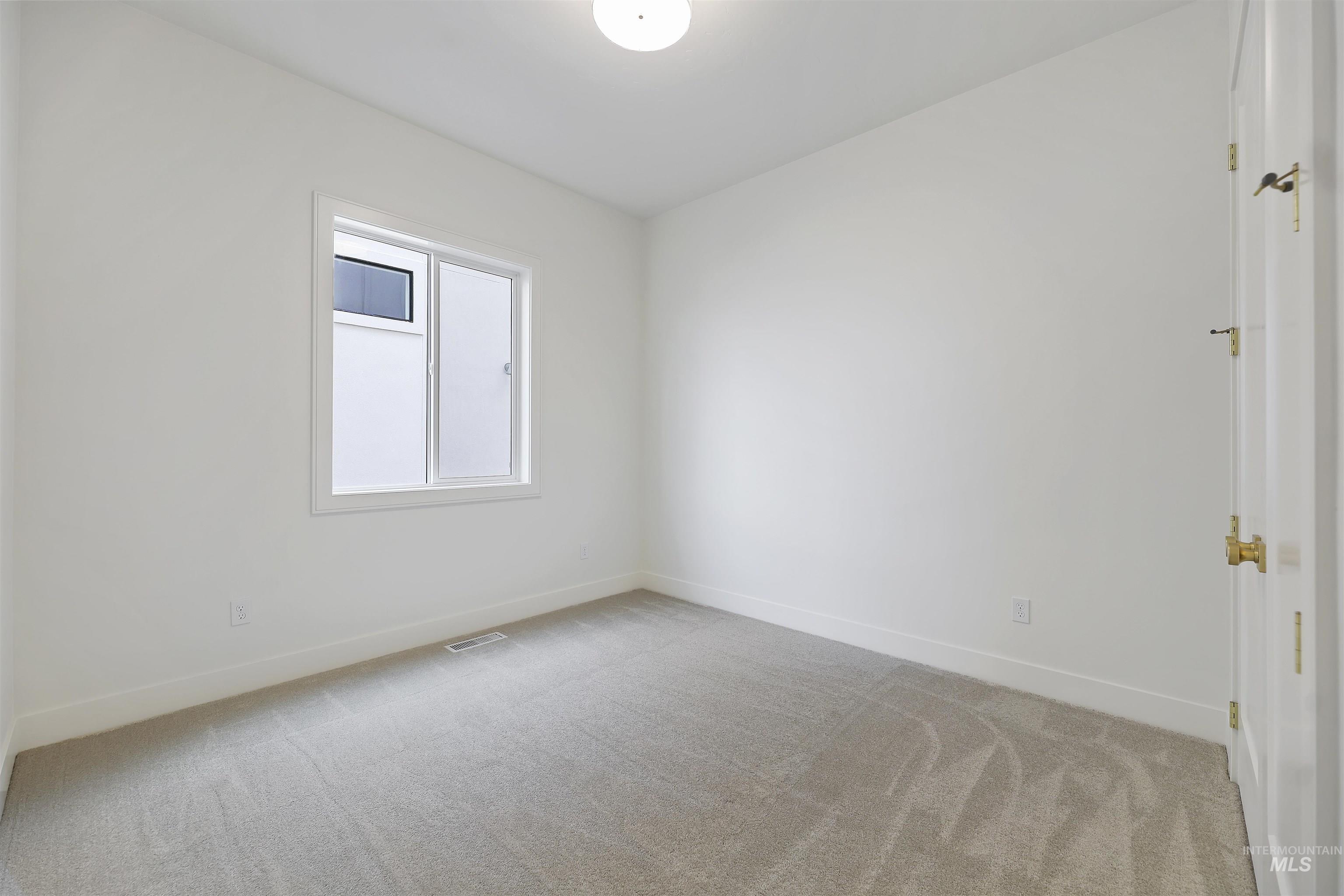 7373 W Feather Edge, Eagle, Idaho 83616, 3 Bedrooms, 2.5 Bathrooms, Residential For Sale, Price $949,000, 98970683