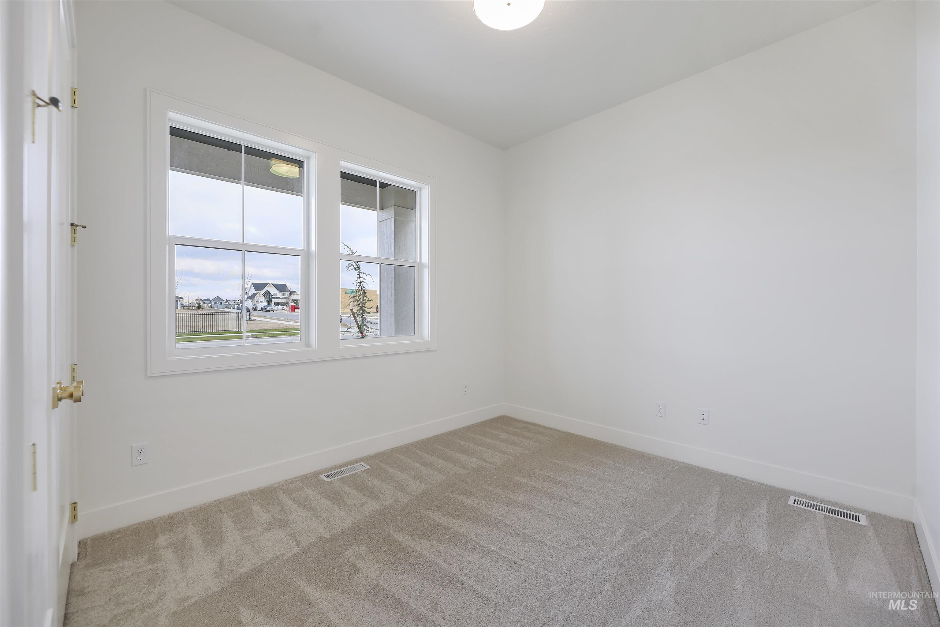 7373 W Feather Edge, Eagle, Idaho 83616, 3 Bedrooms, 2.5 Bathrooms, Residential For Sale, Price $949,000, 98970683