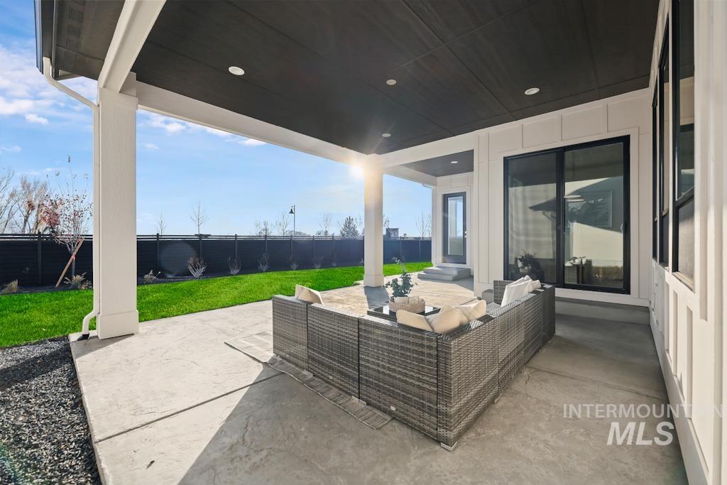 7373 W Feather Edge, Eagle, Idaho 83616, 3 Bedrooms, 2.5 Bathrooms, Residential For Sale, Price $949,000, 98970683