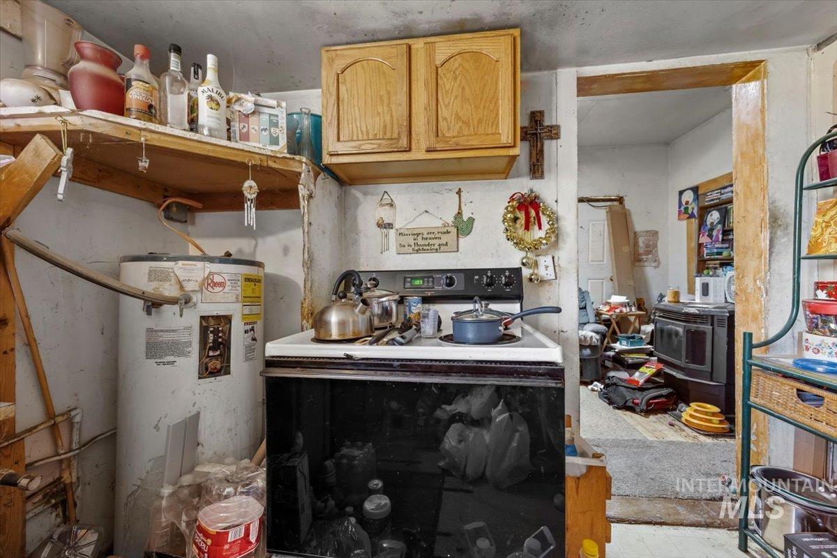 555 14th St, Vale, Oregon 97918-9606, 2 Bedrooms, 1 Bathroom, Residential For Sale, Price $99,999, 98970692