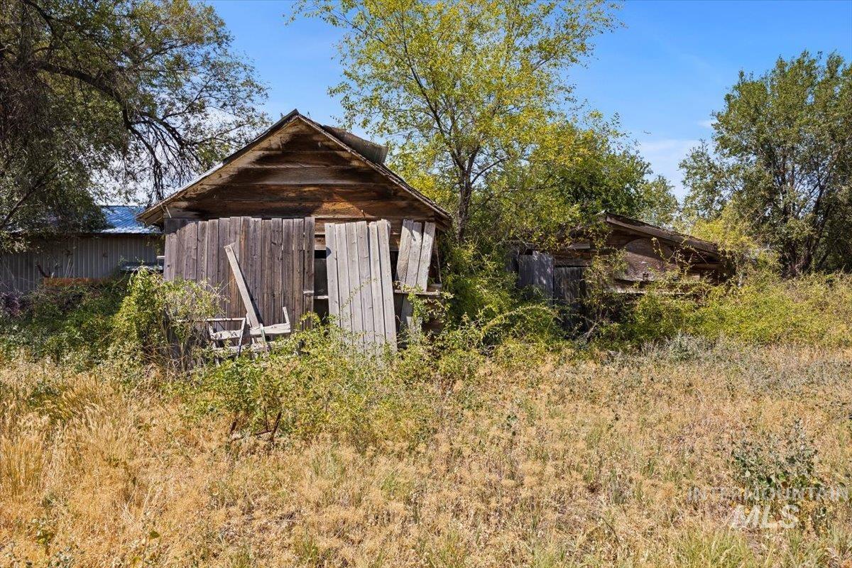 555 14th St, Vale, Oregon 97918-9606, 2 Bedrooms, 1 Bathroom, Residential For Sale, Price $99,999, 98970692