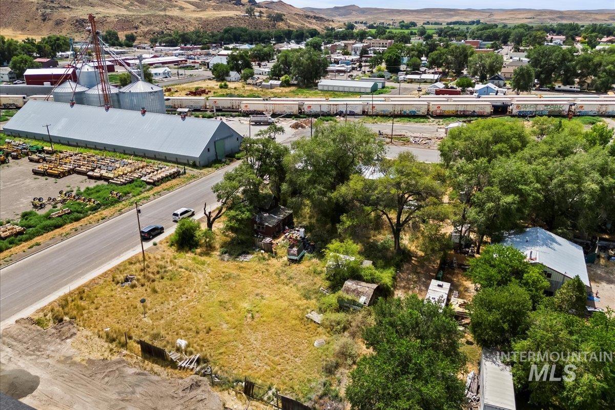 555 14th St, Vale, Oregon 97918-9606, 2 Bedrooms, 1 Bathroom, Residential For Sale, Price $99,999, 98970692