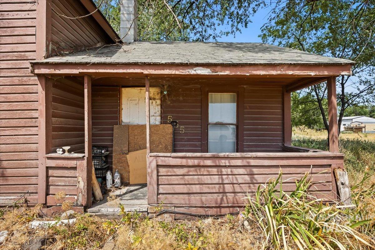 555 14th St, Vale, Oregon 97918-9606, 2 Bedrooms, 1 Bathroom, Residential For Sale, Price $99,999, 98970692