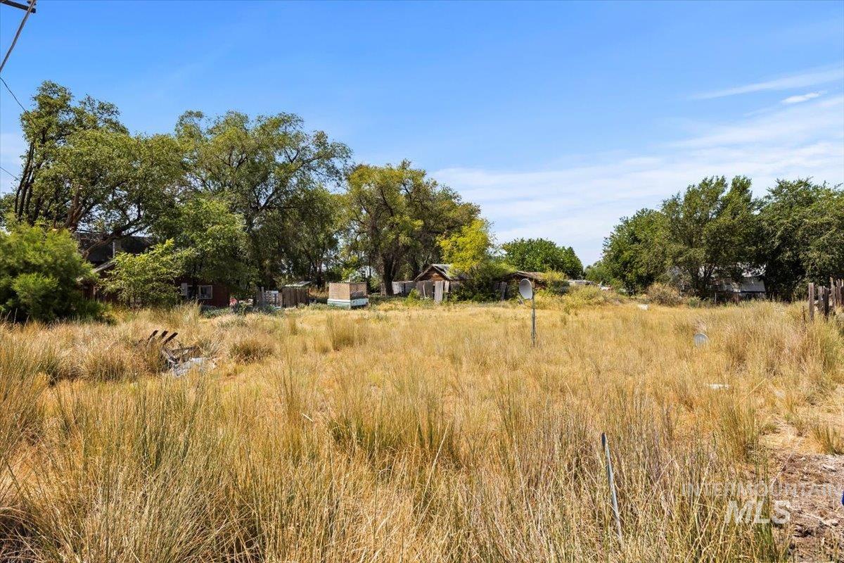 555 14th St, Vale, Oregon 97918-9606, 2 Bedrooms, 1 Bathroom, Residential For Sale, Price $99,999, 98970692