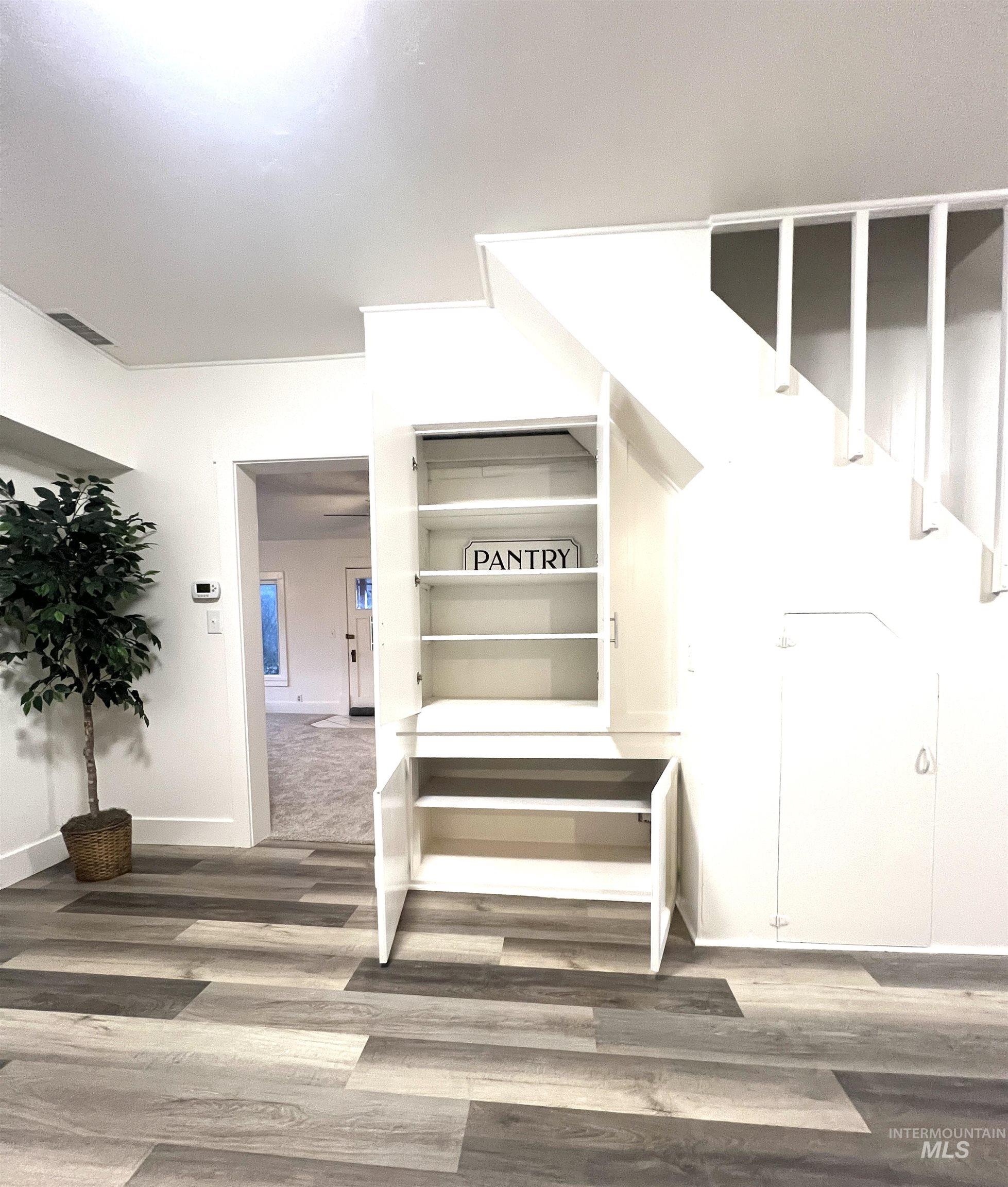 120 W Bannock, Richfield, Idaho 83349, 5 Bedrooms, 2 Bathrooms, Residential For Sale, Price $299,900,MLS 98970694