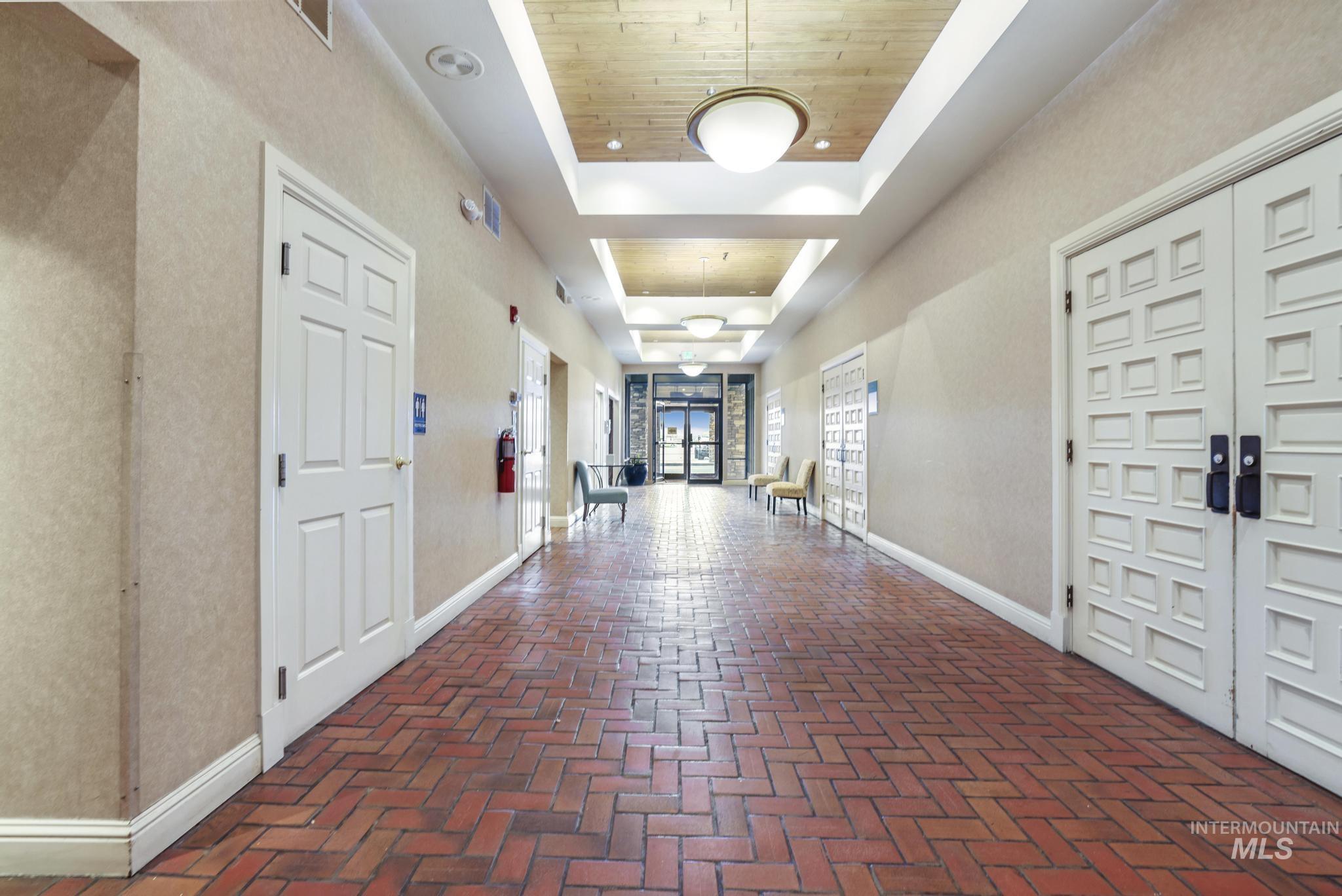 1351 Blue Lakes Blvd, Twin Falls, Idaho 83301, 3 Rooms, Business/Commercial For Sale, Price $39,000,MLS 98970696