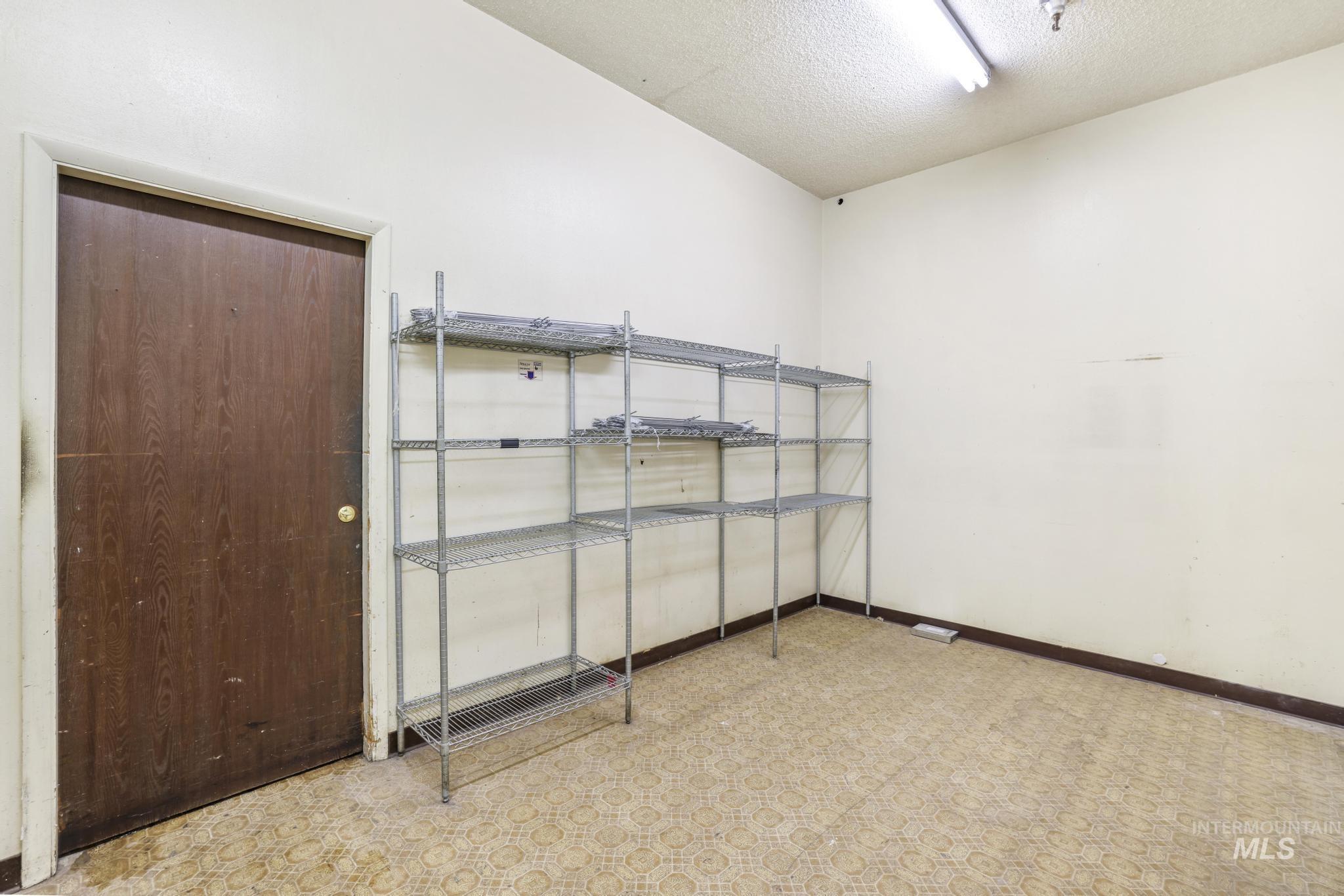 1351 Blue Lakes Blvd, Twin Falls, Idaho 83301, 3 Rooms, Business/Commercial For Sale, Price $39,000,MLS 98970696