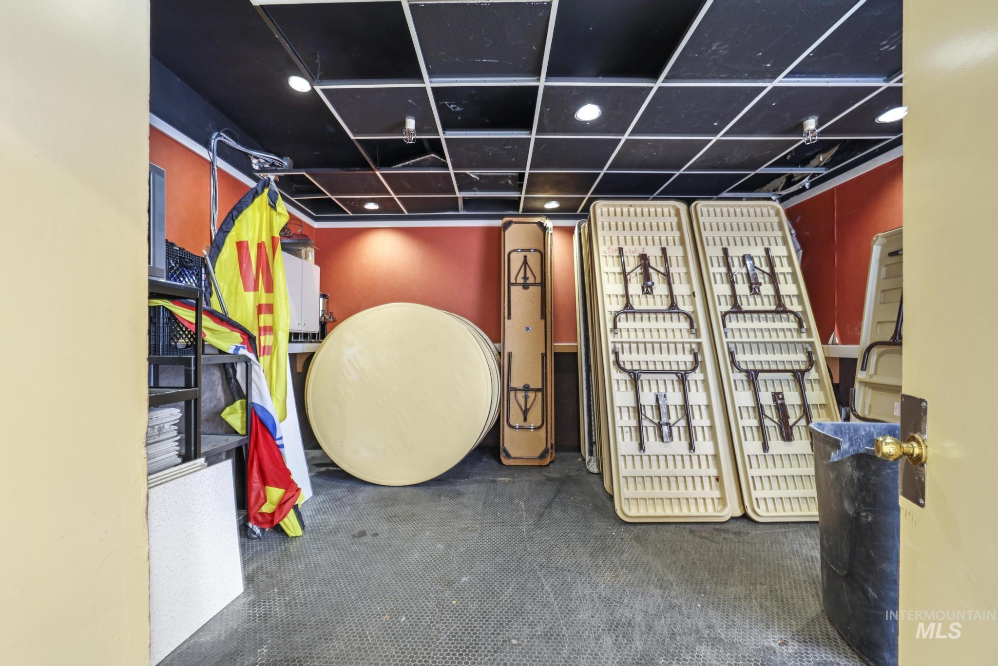 1351 Blue Lakes Blvd, Twin Falls, Idaho 83301, 3 Rooms, Business/Commercial For Sale, Price $39,000,MLS 98970696