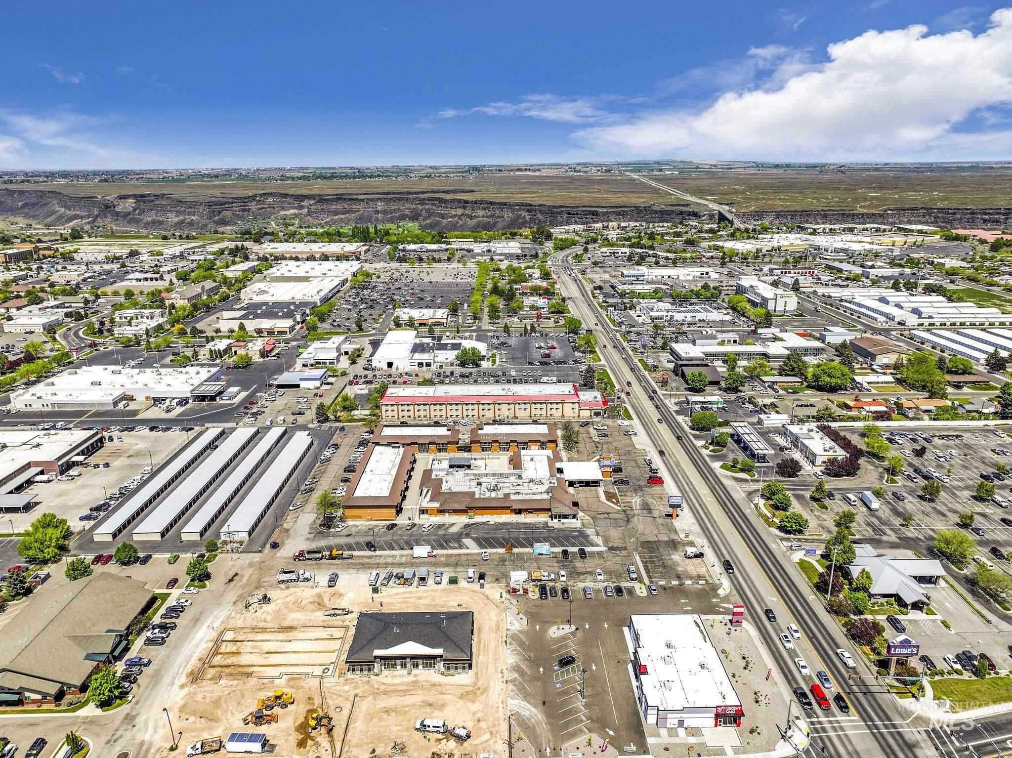 1351 Blue Lakes Blvd, Twin Falls, Idaho 83301, 3 Rooms, Business/Commercial For Sale, Price $39,000,MLS 98970696