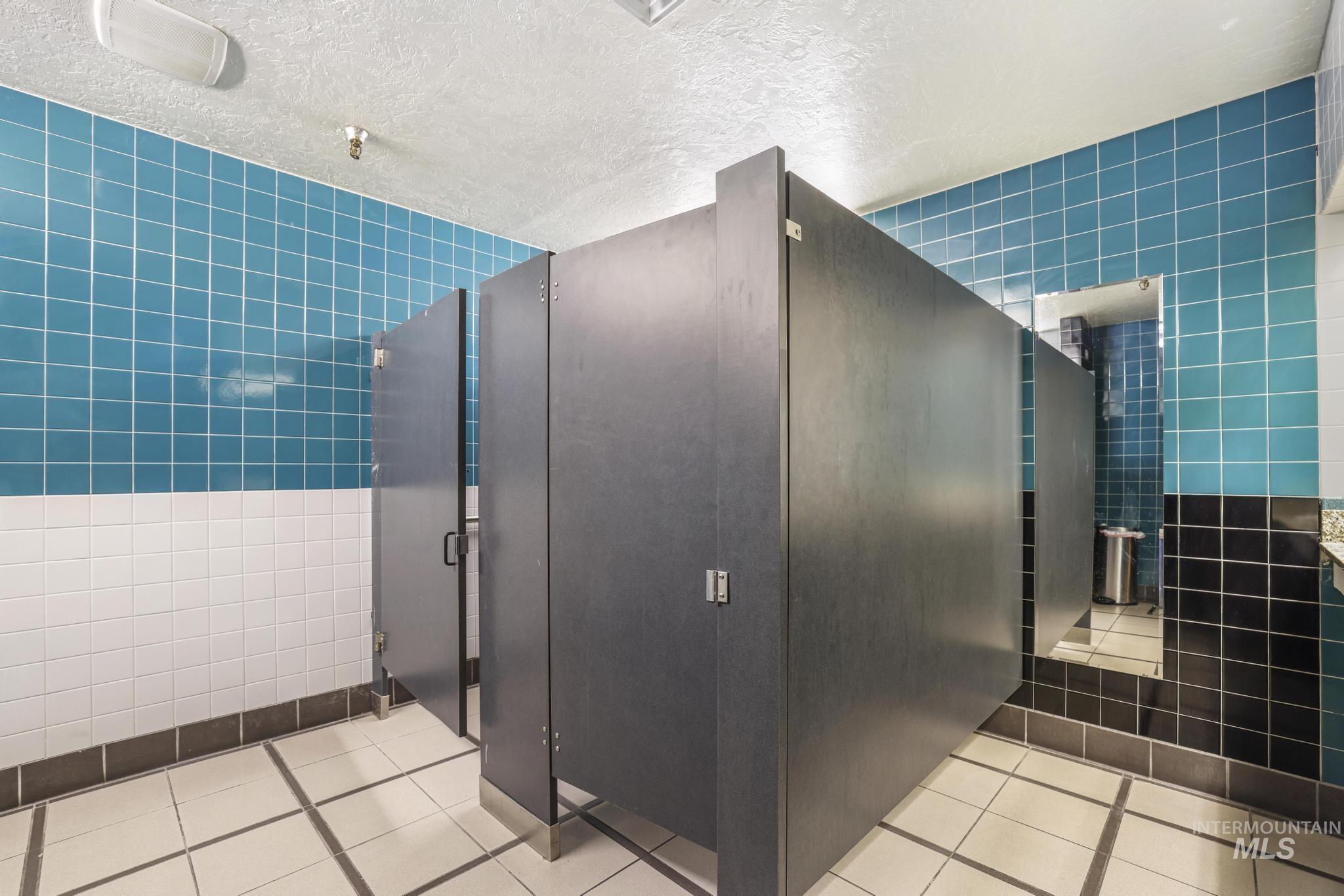 1351 Blue Lakes Blvd, Twin Falls, Idaho 83301, 3 Rooms, Business/Commercial For Sale, Price $39,000,MLS 98970696