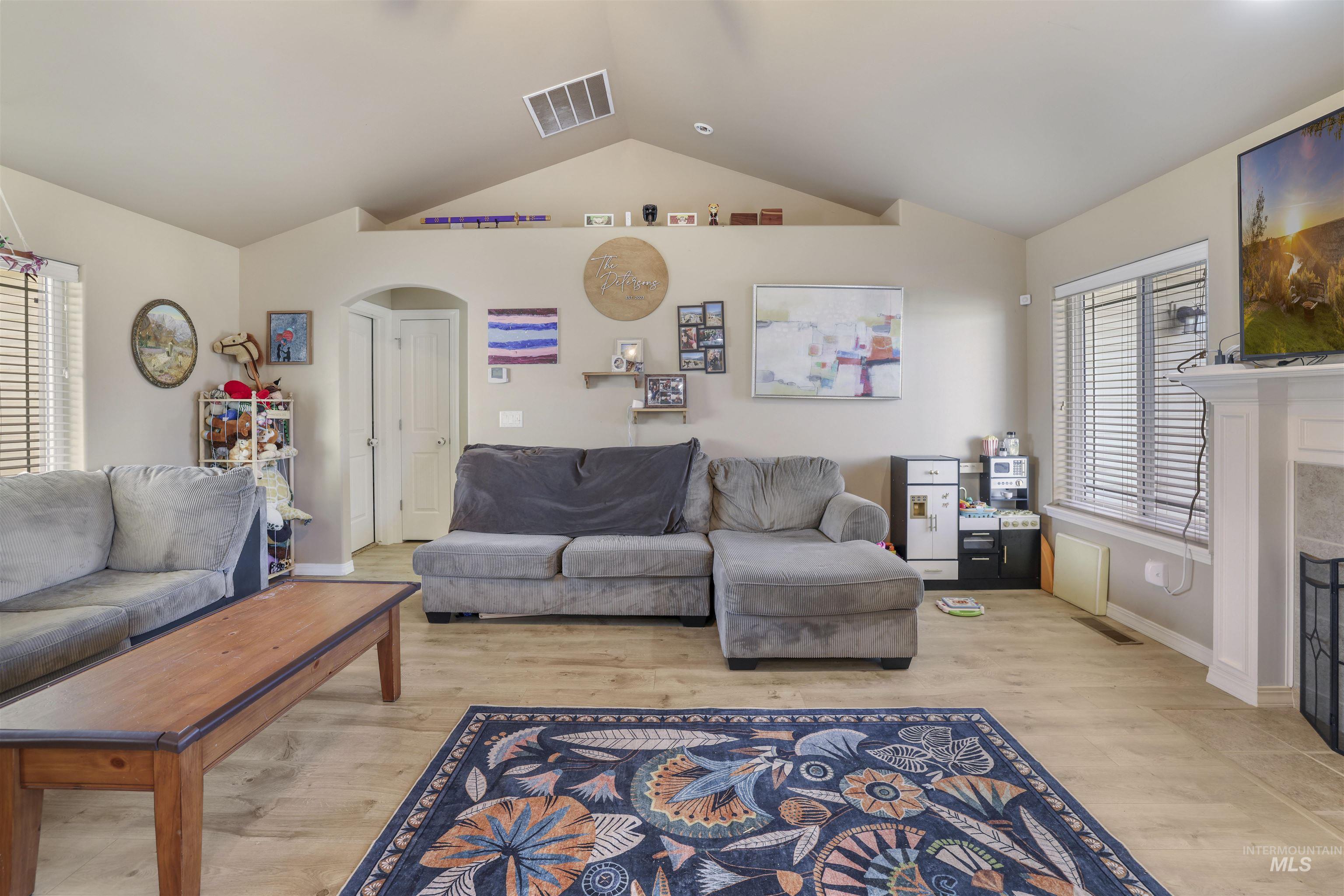 1461 Summer Place, Jerome, Idaho 83338, 3 Bedrooms, 2 Bathrooms, Residential For Sale, Price $350,000, 98970699