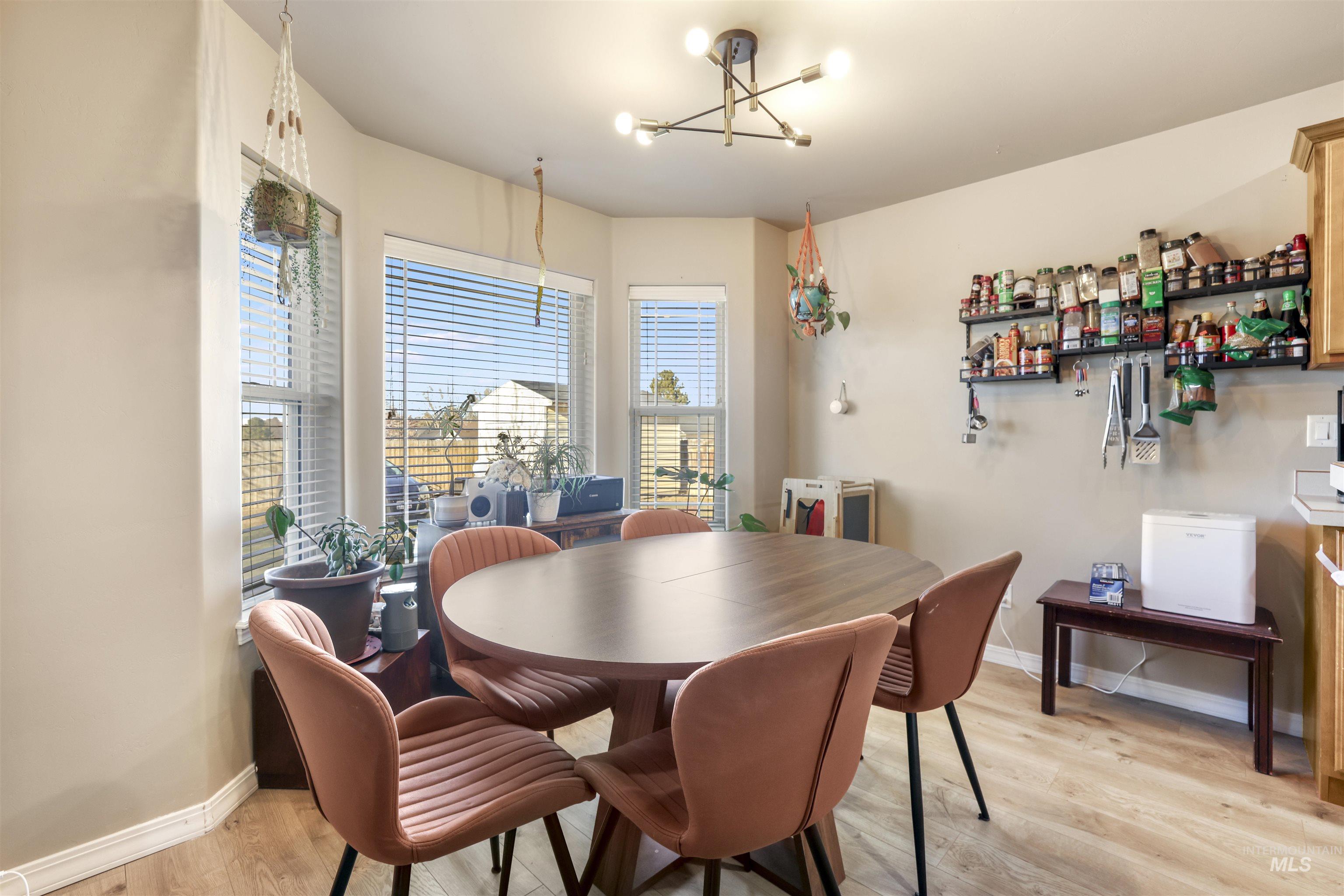 1461 Summer Place, Jerome, Idaho 83338, 3 Bedrooms, 2 Bathrooms, Residential For Sale, Price $350,000, 98970699